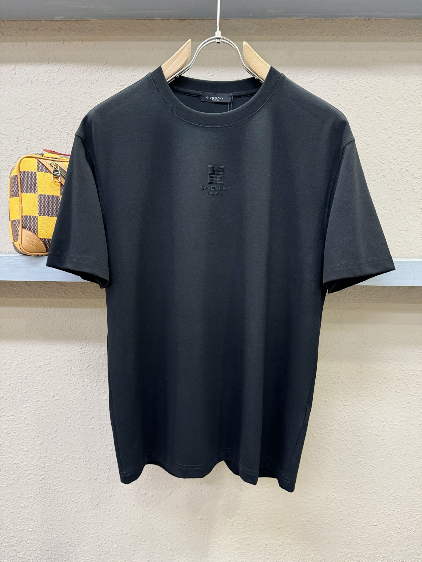 Givenchy 纪梵希 最大可穿200斤‼️2026新款短袖T恤！走秀图案时尚休闲短袖T恤衫！设计lo