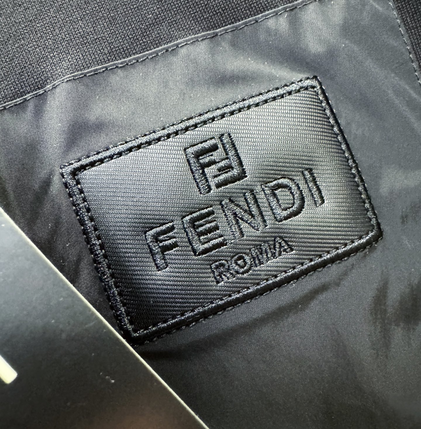 FENDI 芬迪 最大可穿200斤‼️2026新款短袖T恤！走秀图案时尚休闲短袖T恤衫！设计logo设计