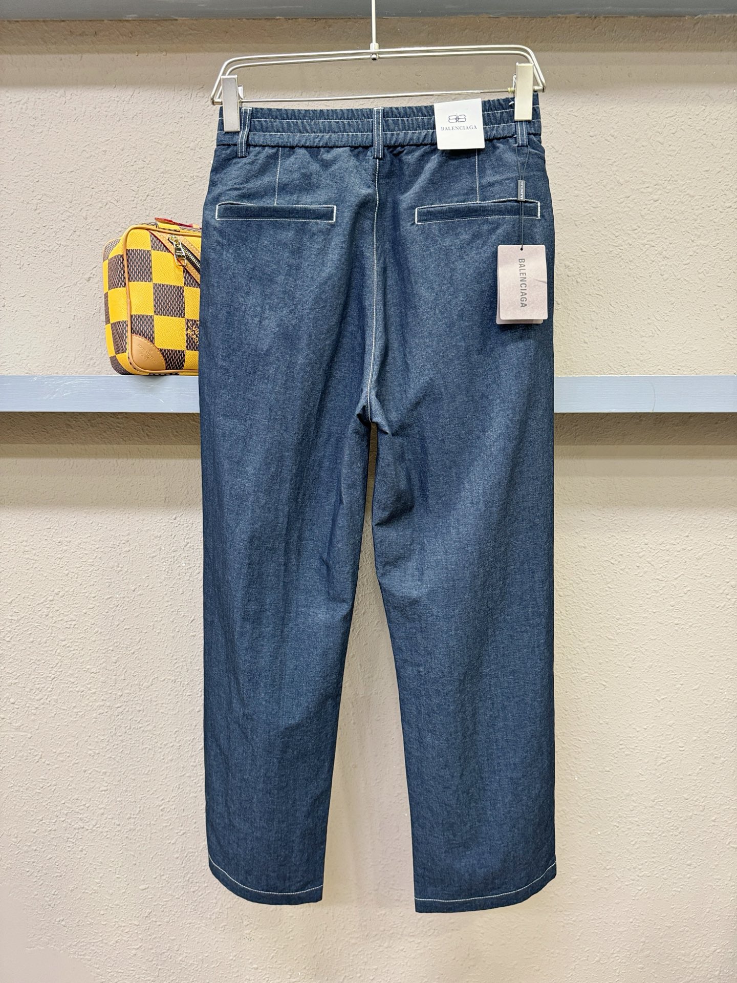 Balenciaga巴黎世家 休闲裤，精选面料，柔软舒适有质感，原版五金配件，非常炫酷，细节处理精致，上