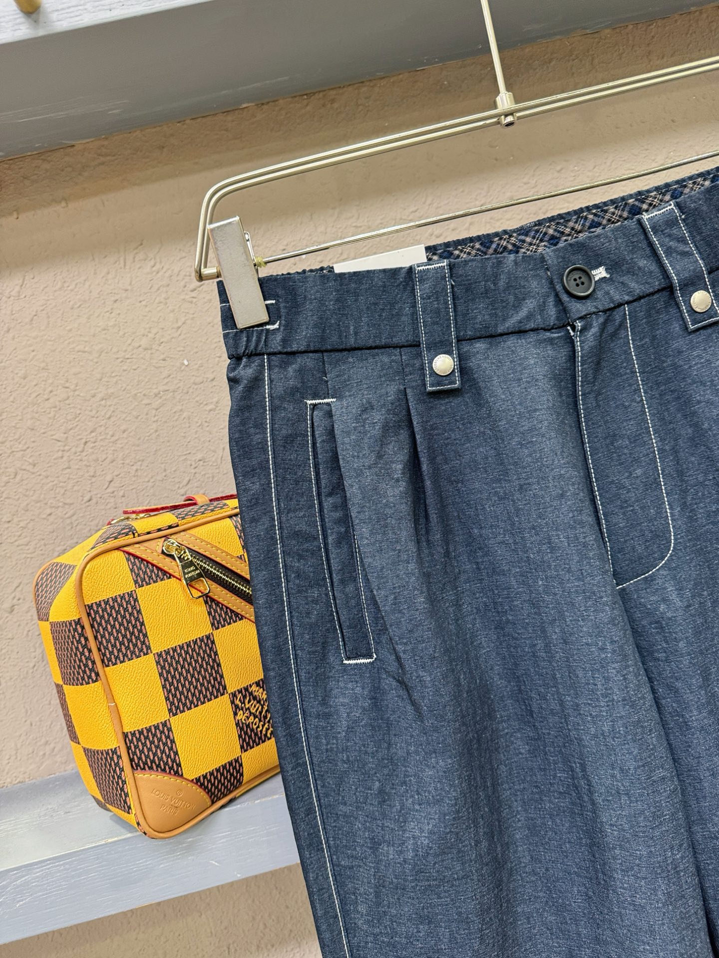 Balenciaga巴黎世家 休闲裤，精选面料，柔软舒适有质感，原版五金配件，非常炫酷，细节处理精致，上