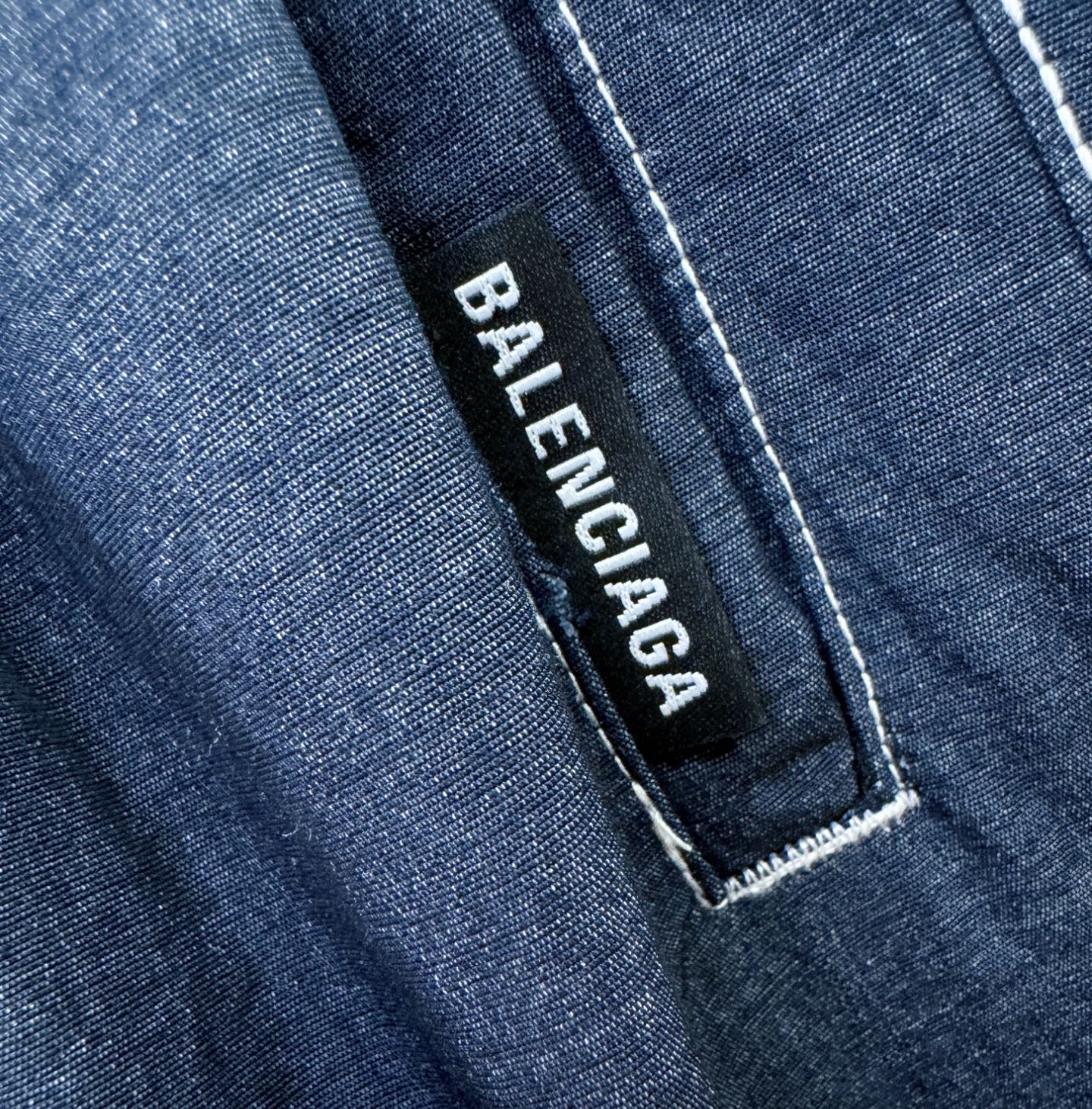 Balenciaga巴黎世家 休闲裤，精选面料，柔软舒适有质感，原版五金配件，非常炫酷，细节处理精致，上