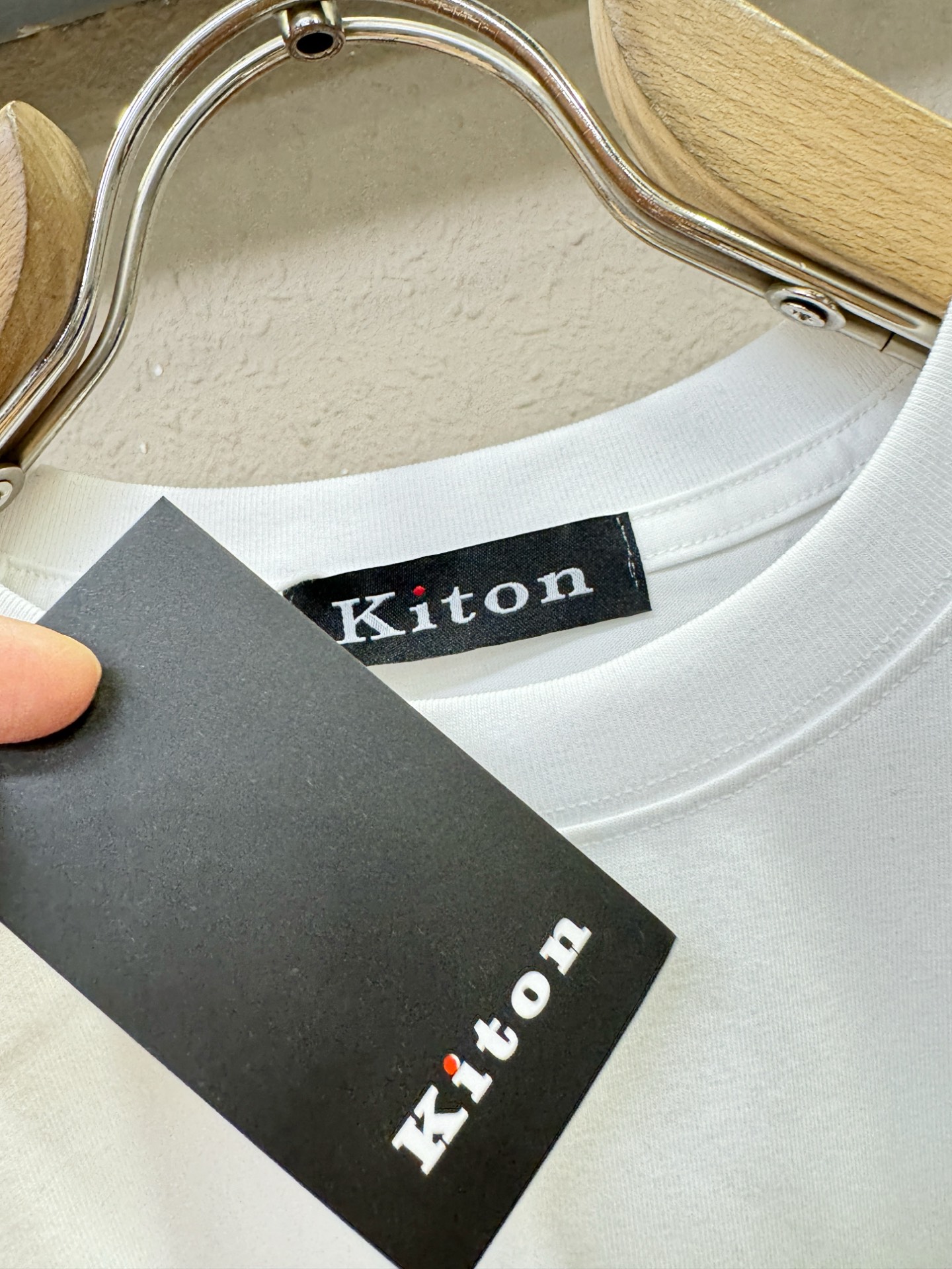 KITON  2026新款短袖T恤！男女同款！走秀图案时尚休闲短袖T恤衫！设计logo设计！极具设计精选