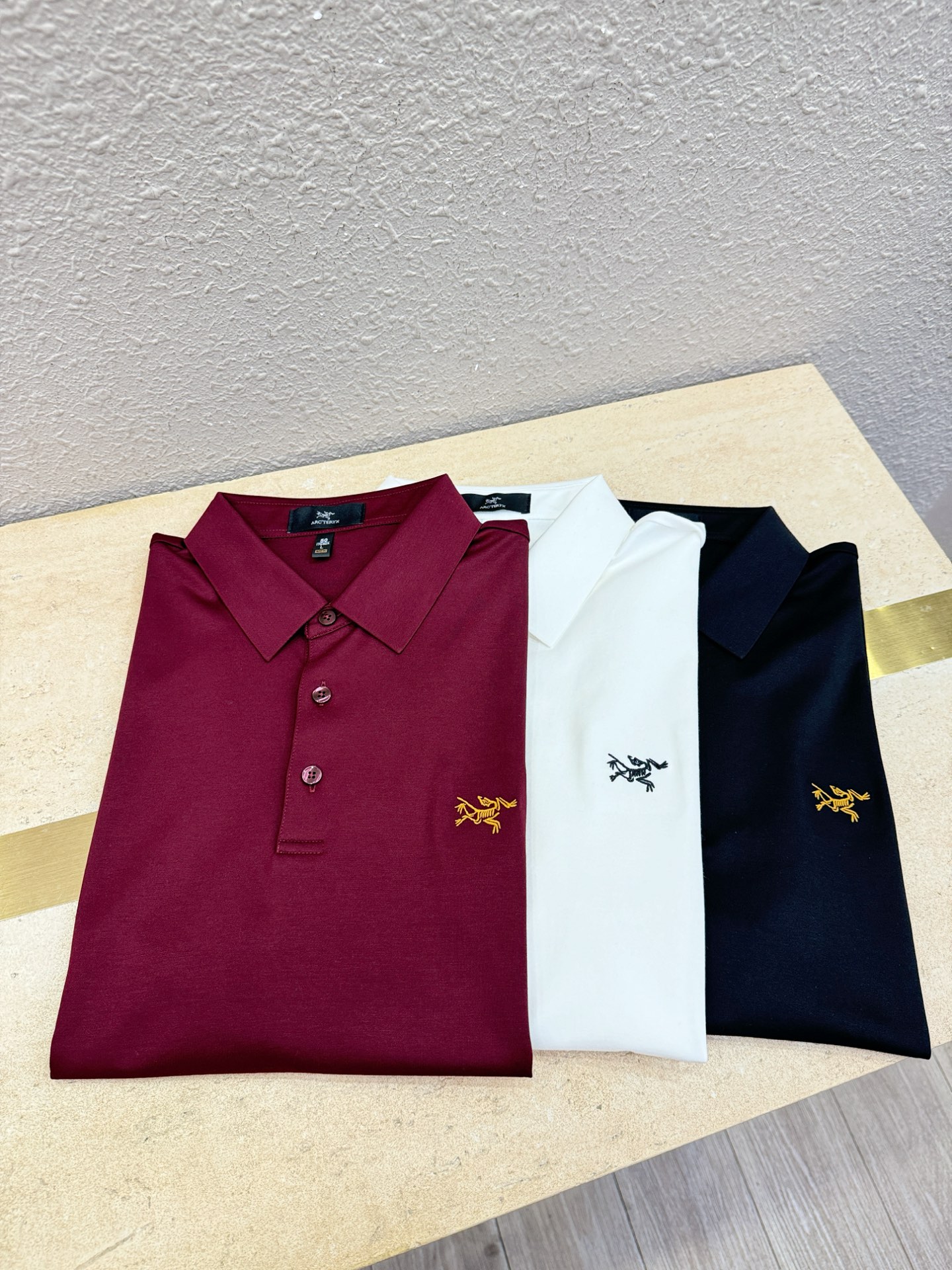 ARC‘TERYX/始祖鸟 2026春夏新款首发专柜最新款翻领短袖，高端订制 设计前卫时尚！品牌logo