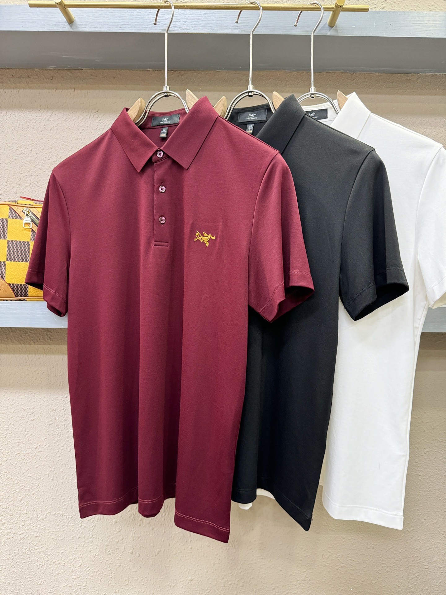ARC‘TERYX/始祖鸟 2026春夏新款首发专柜最新款翻领短袖，高端订制 设计前卫时尚！品牌logo