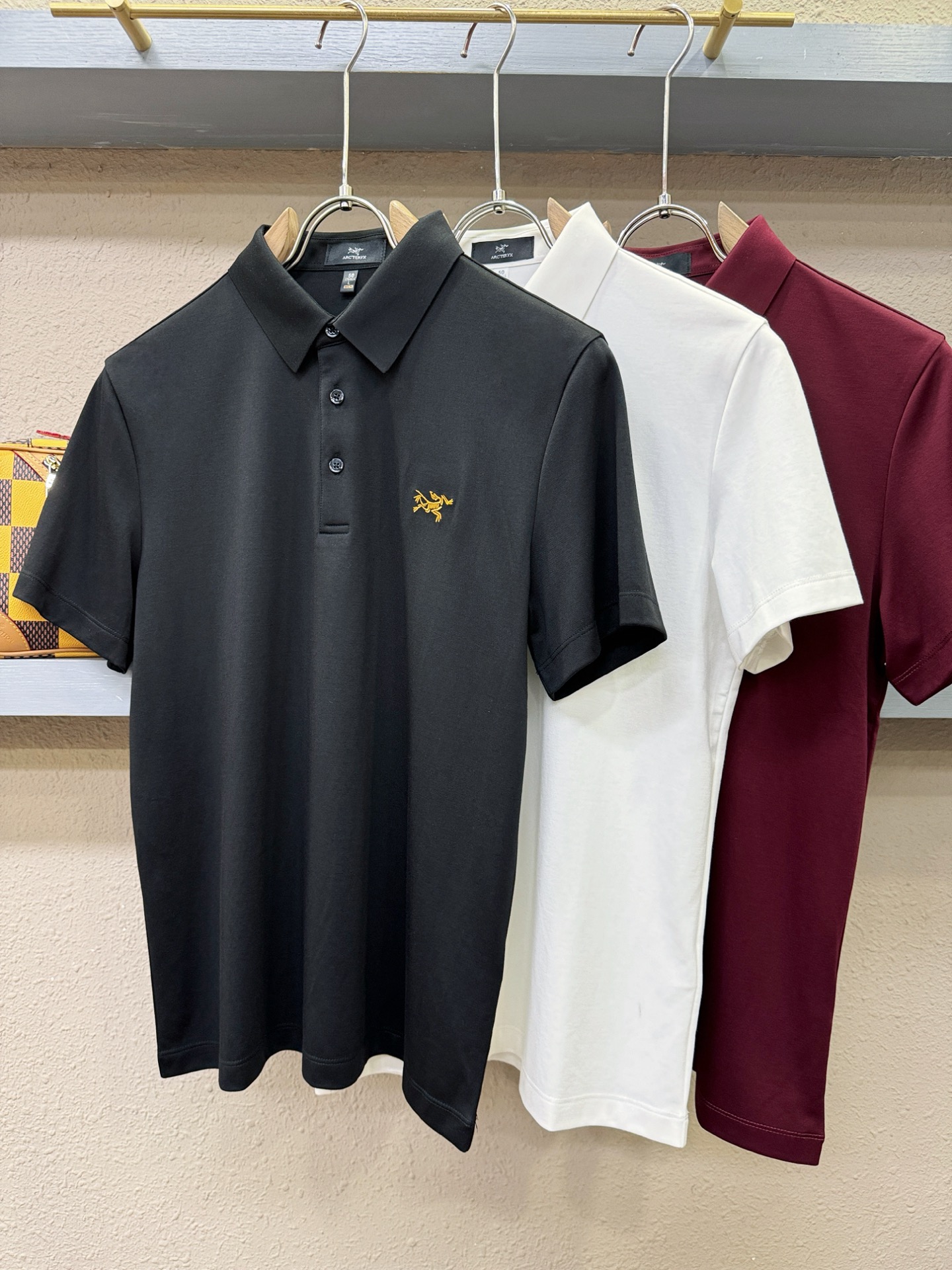 ARC‘TERYX/始祖鸟 2026春夏新款首发专柜最新款翻领短袖，高端订制 设计前卫时尚！品牌logo