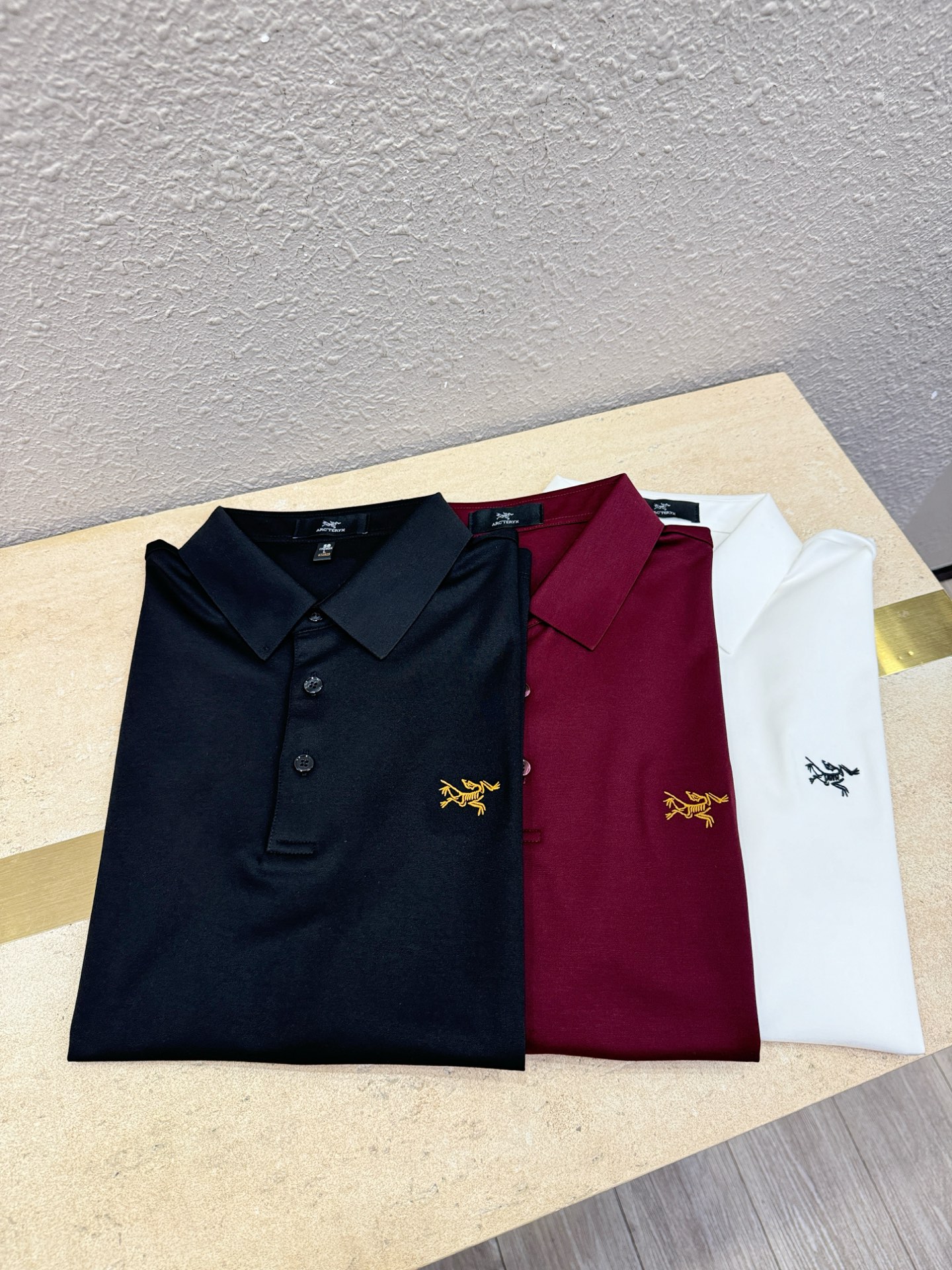 ARC‘TERYX/始祖鸟 2026春夏新款首发专柜最新款翻领短袖，高端订制 设计前卫时尚！品牌logo