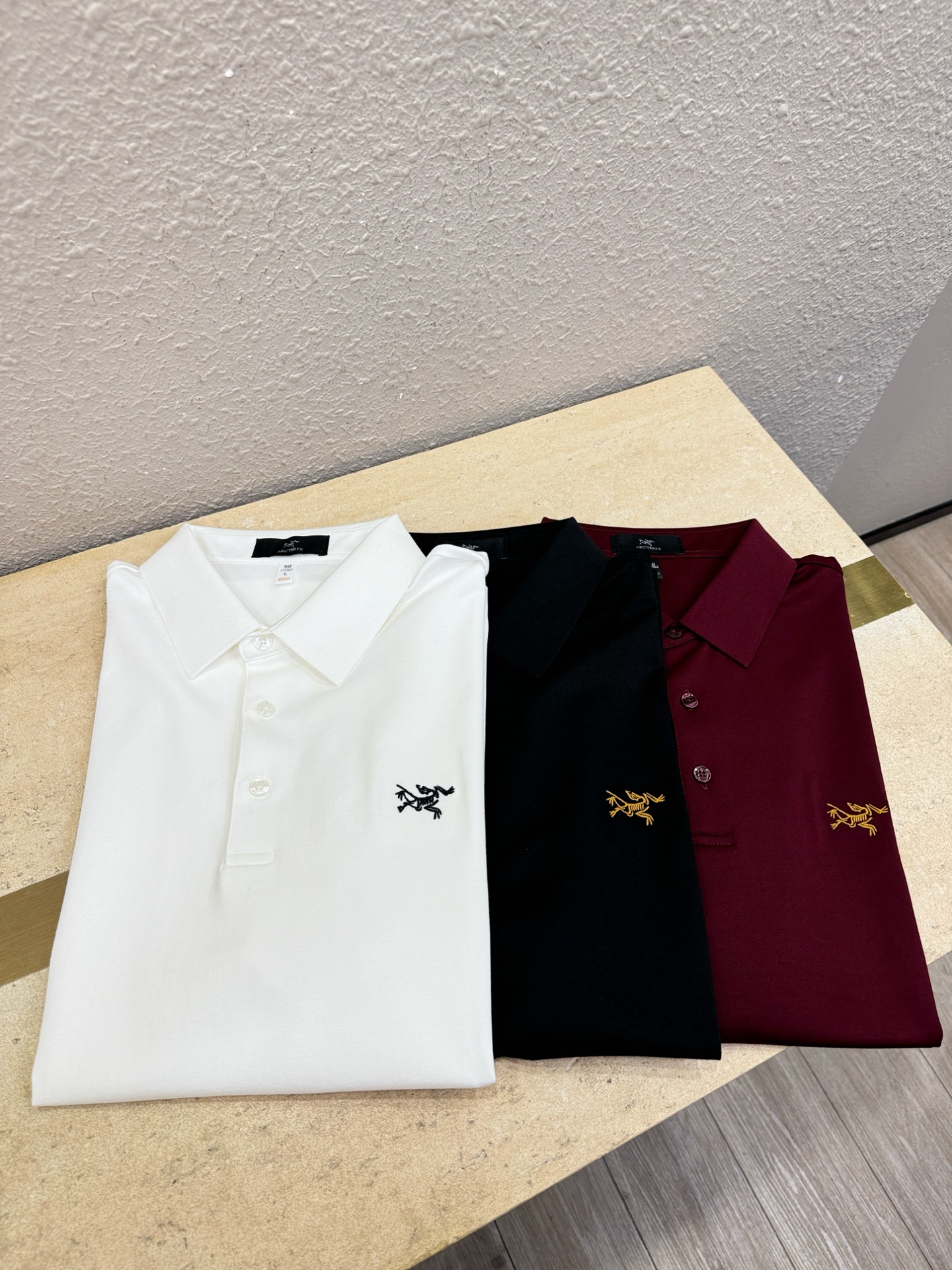 ARC‘TERYX/始祖鸟 2026春夏新款首发专柜最新款翻领短袖，高端订制 设计前卫时尚！品牌logo
