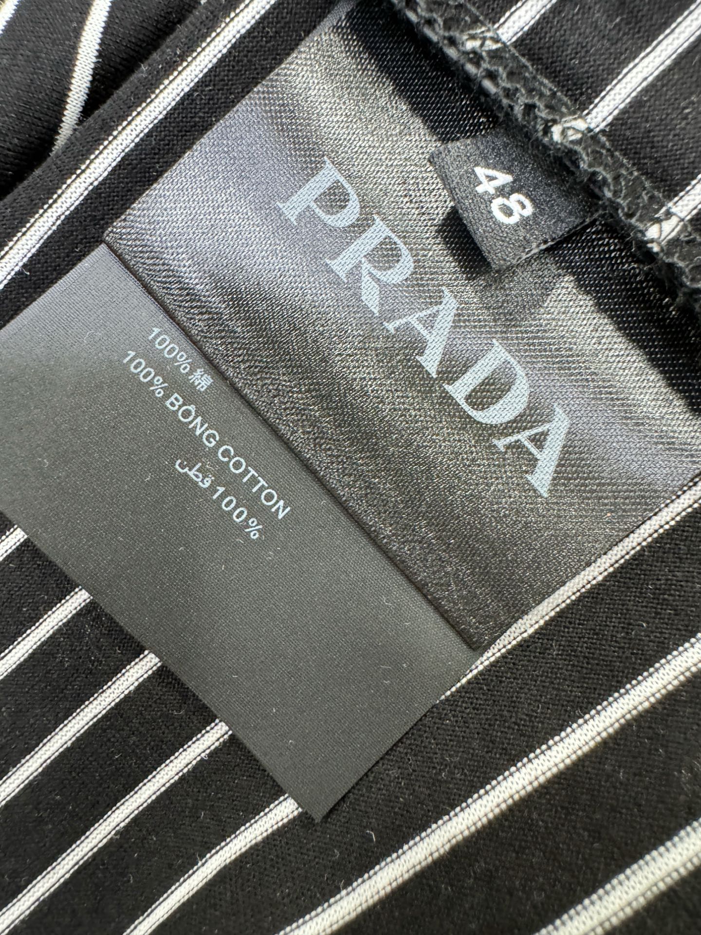 PRADA 普拉达 顶级品质 2026新品短袖！精工设计，原版定制面料，手感柔软。顶级进口私货，时尚设计