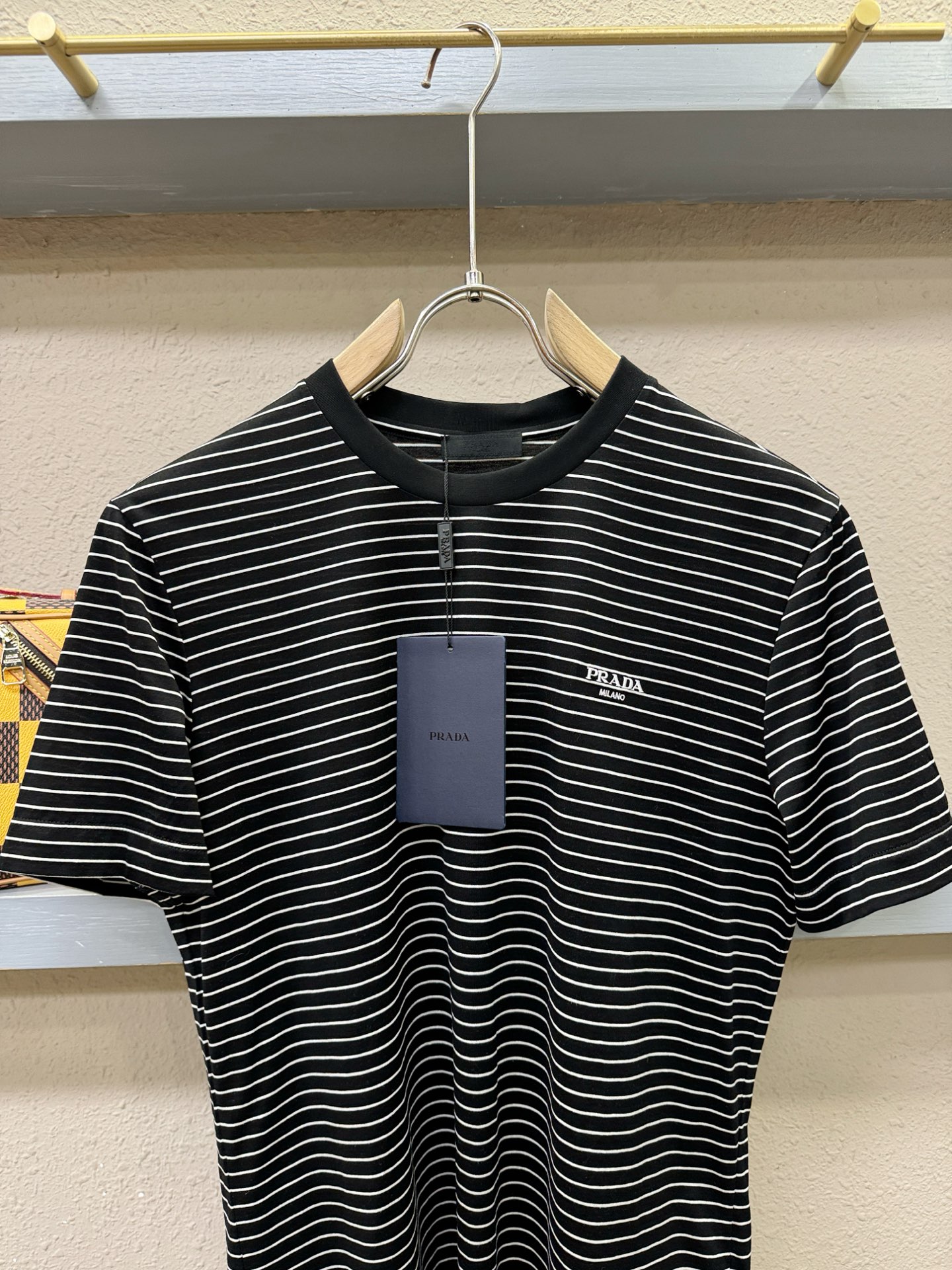 PRADA 普拉达 顶级品质 2026新品短袖！精工设计，原版定制面料，手感柔软。顶级进口私货，时尚设计