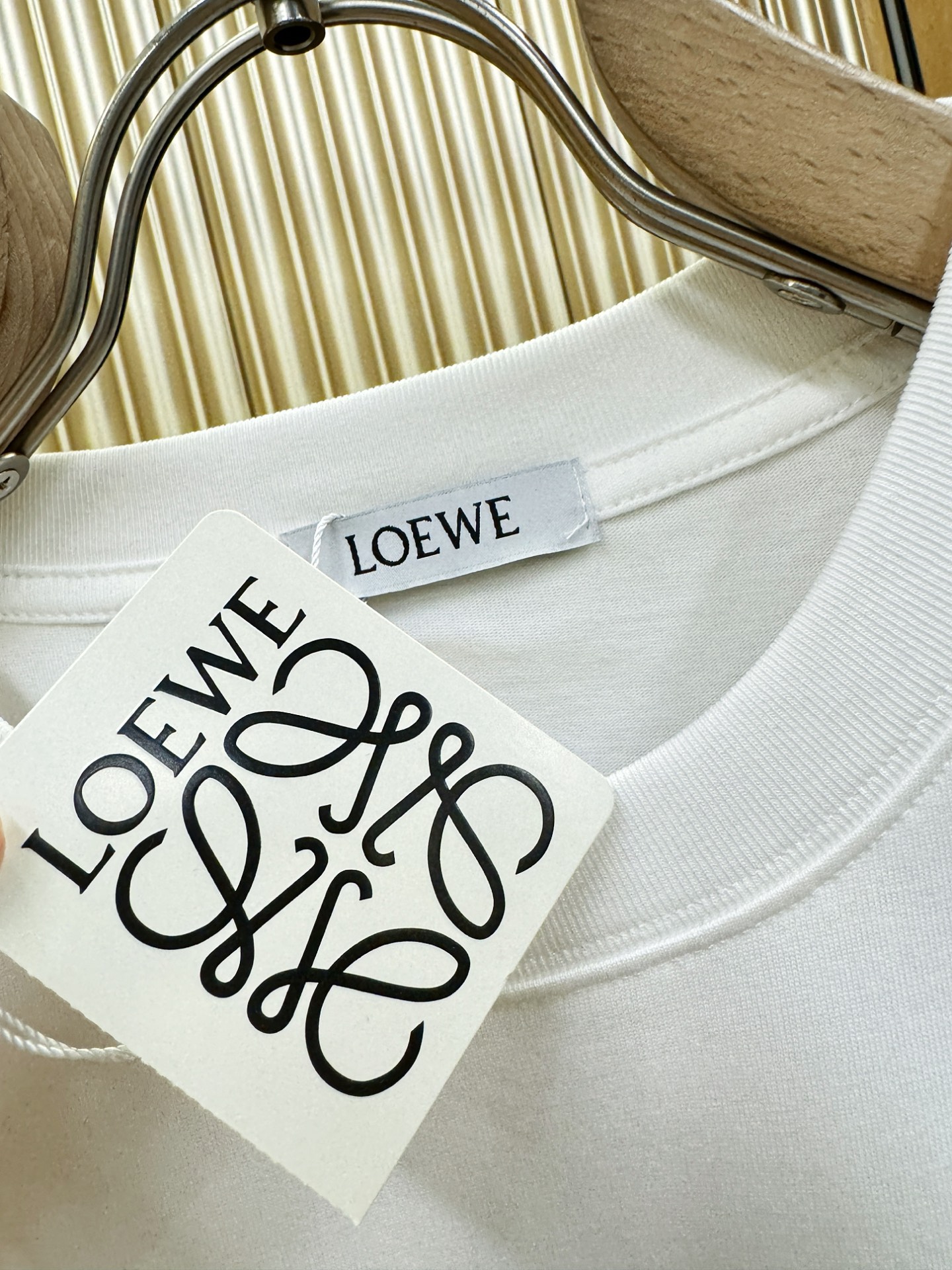 LOEWE罗意威 2026新款短袖T恤！男女同款！走秀图案时尚休闲短袖T恤衫！设计logo设计！极具设计
