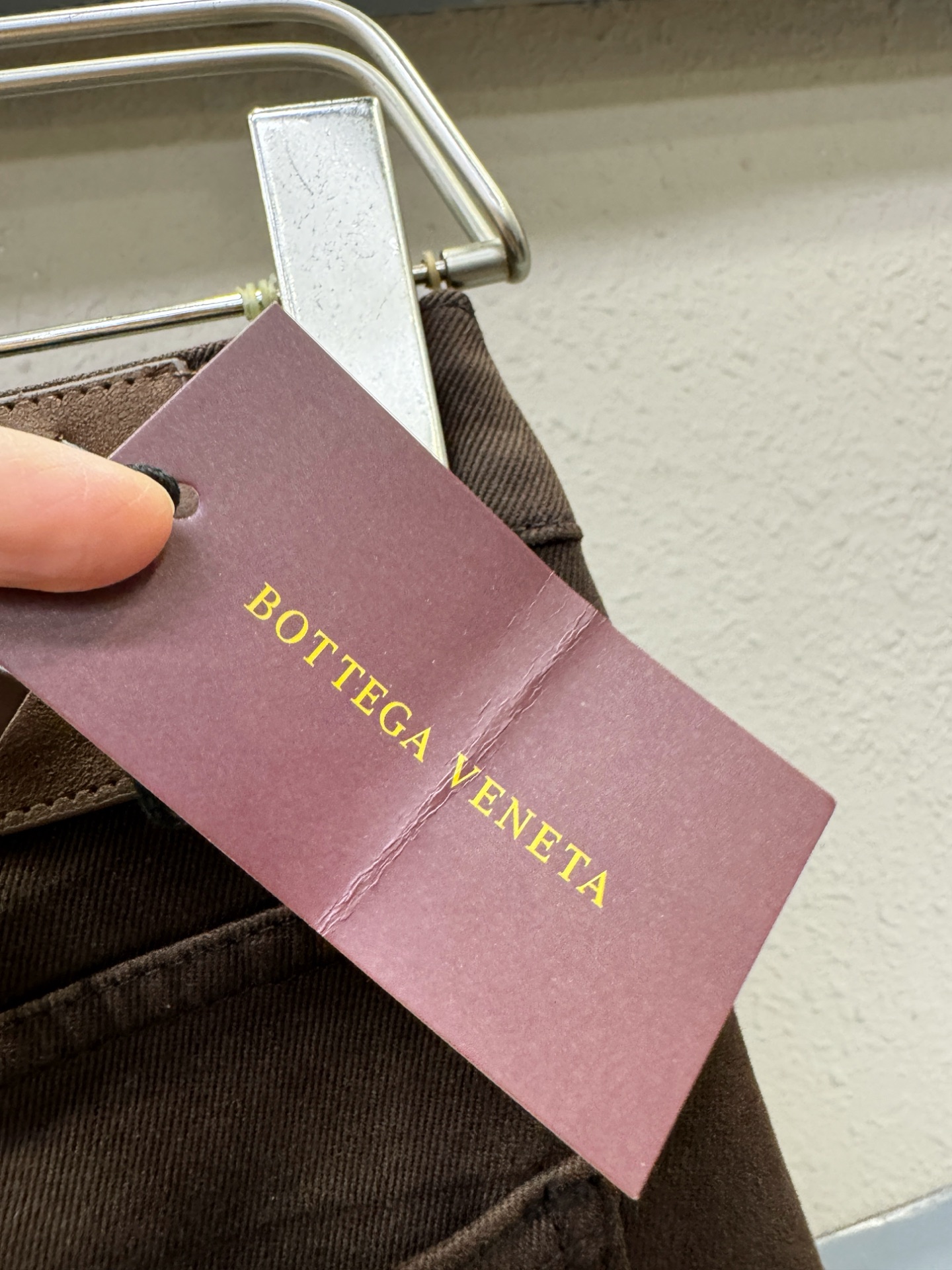 BOTTEGA VENETA葆蝶家 专柜新品，原版牛仔裤 原版重工打造，品牌经典LOGO设计，三标齐全！