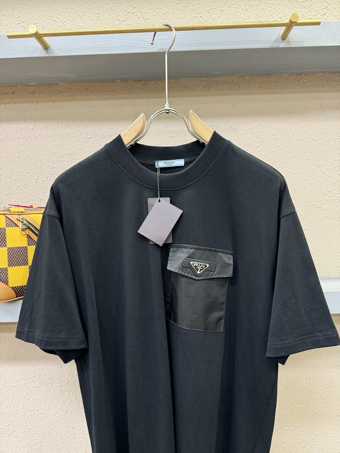 PRADA 普拉达 顶级品质 2026新品短袖！精工设计，原版定制面料，手感柔软。顶级进口私货，时尚设计