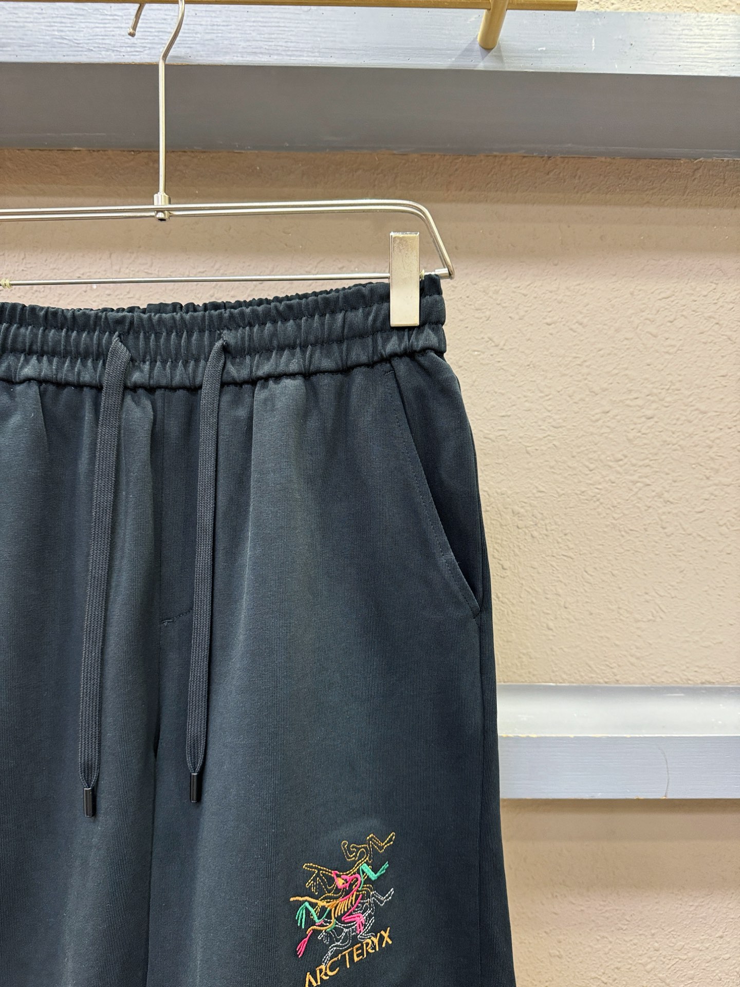 ARC‘TERYX/始祖鸟 爆款短裤2026ss新款男士休闲短裤，高端版本！专柜定制面料 透气舒适度高，