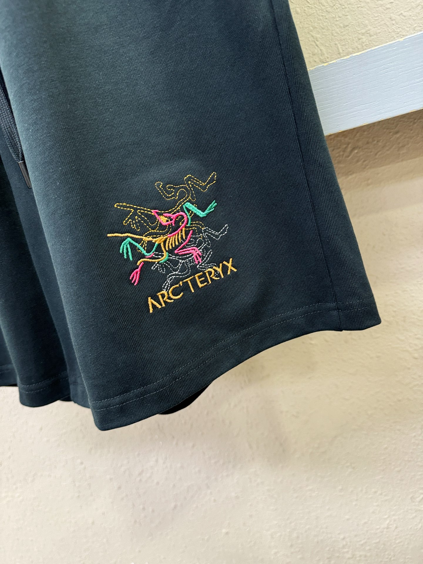 ARC‘TERYX/始祖鸟 爆款短裤2026ss新款男士休闲短裤，高端版本！专柜定制面料 透气舒适度高，