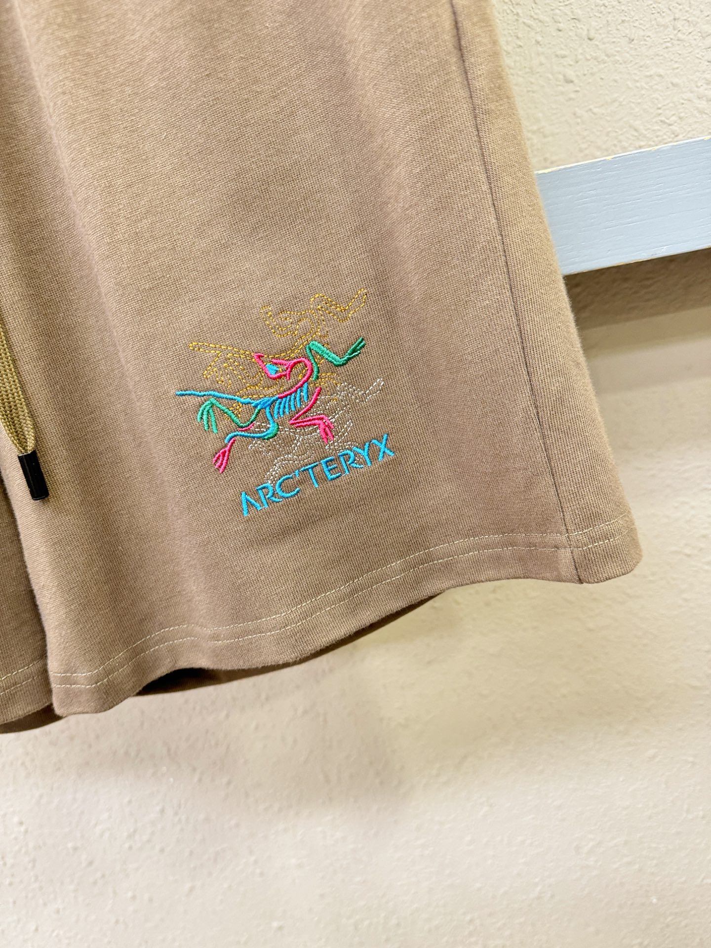ARC‘TERYX/始祖鸟 爆款短裤2026ss新款男士休闲短裤，高端版本！专柜定制面料 透气舒适度高，