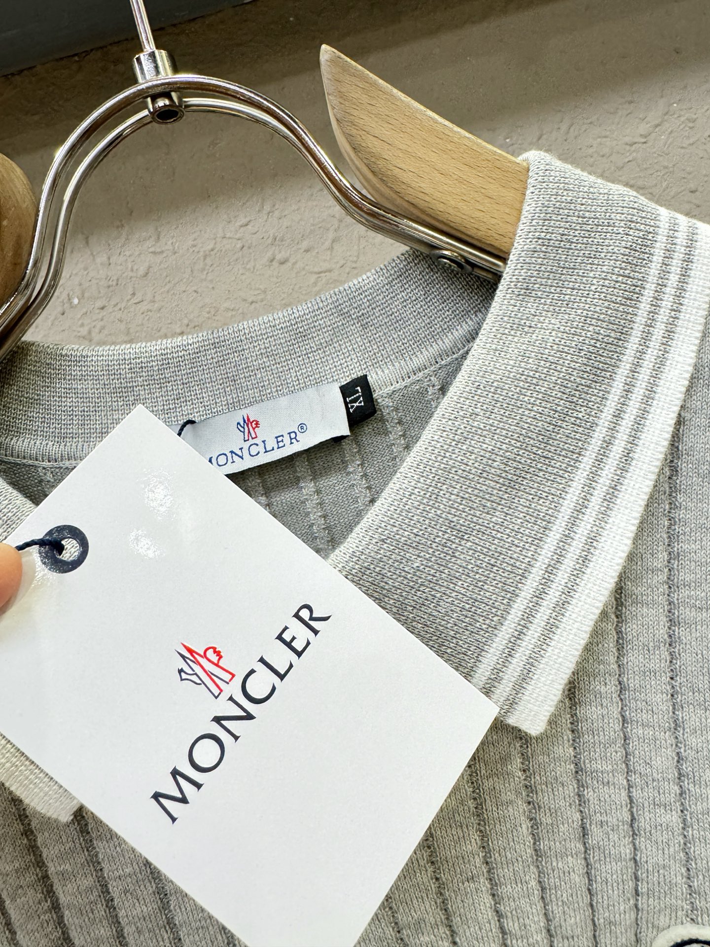 Moncler蒙口 2026春夏新品针织短袖，进口针织面料，手感柔软。顶级进口私货，时尚设计潮流短袖针织
