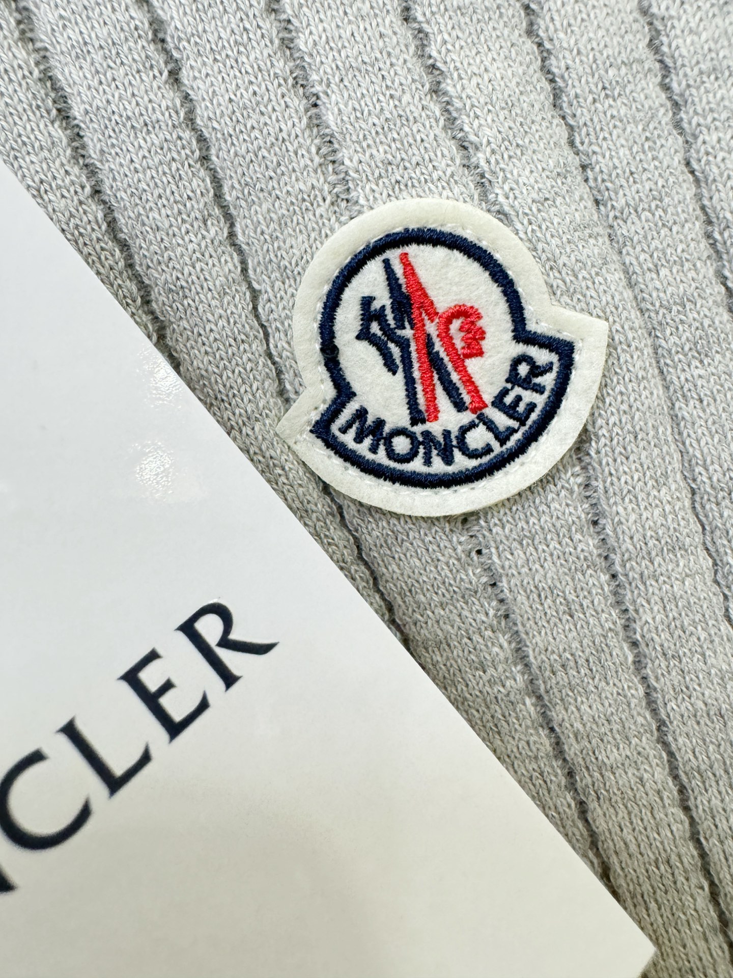 Moncler蒙口 2026春夏新品针织短袖，进口针织面料，手感柔软。顶级进口私货，时尚设计潮流短袖针织