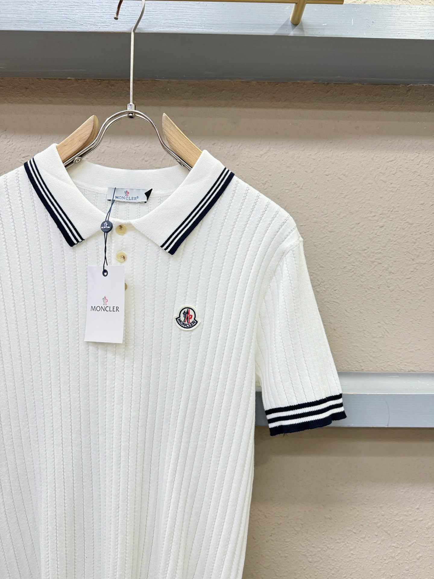 Moncler蒙口 2026春夏新品针织短袖，进口针织面料，手感柔软。顶级进口私货，时尚设计潮流短袖针织
