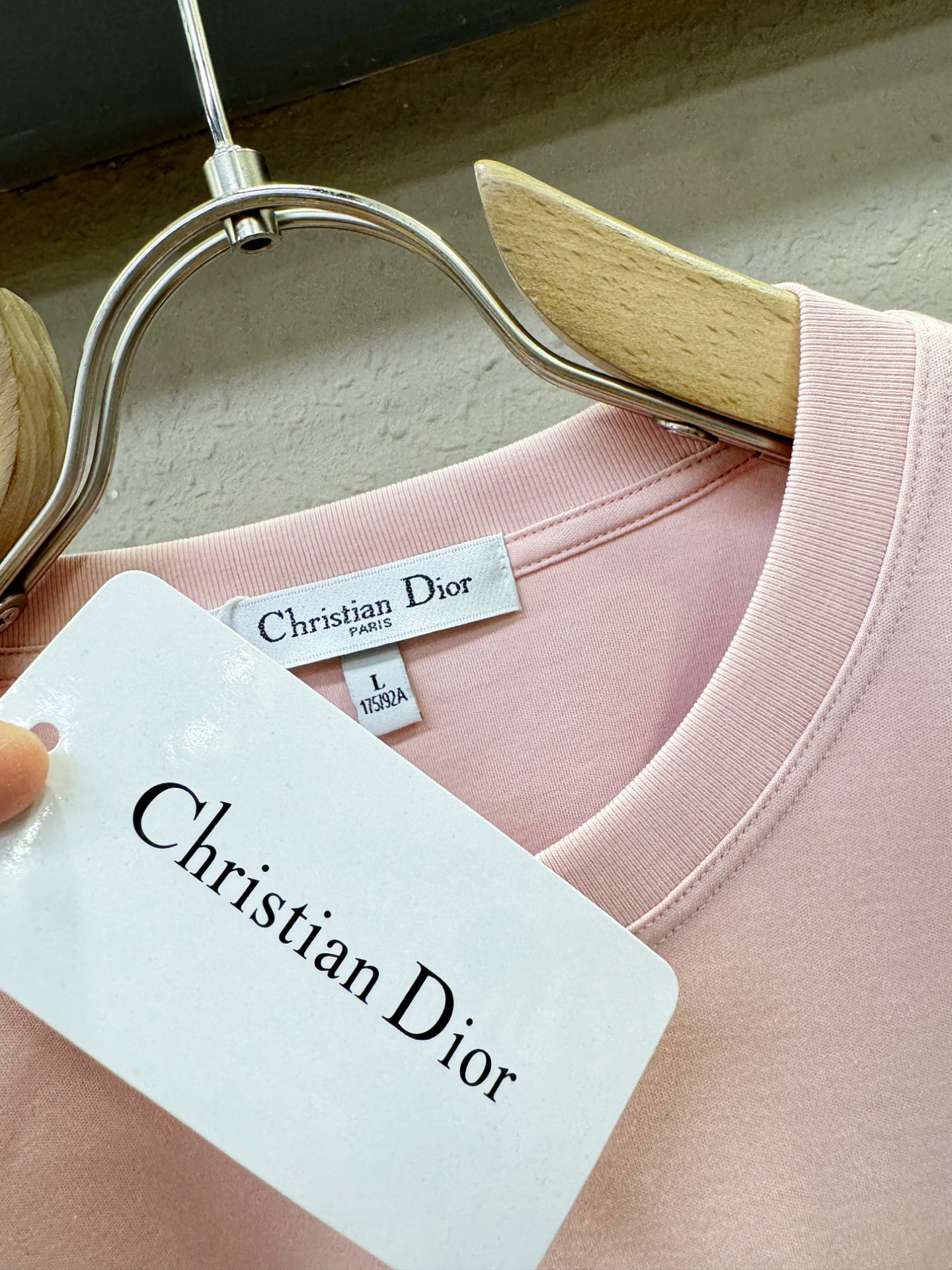 Dior迪奥  顶级品质 2026新品短袖！原版定制面料，手感柔软。顶级进口私货，时尚设计潮流短袖，不失