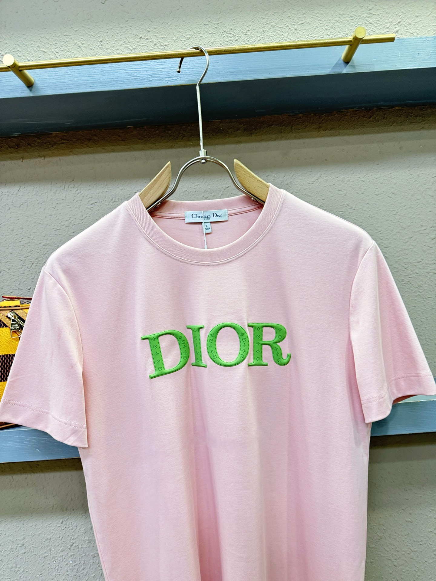 Dior迪奥  顶级品质 2026新品短袖！原版定制面料，手感柔软。顶级进口私货，时尚设计潮流短袖，不失