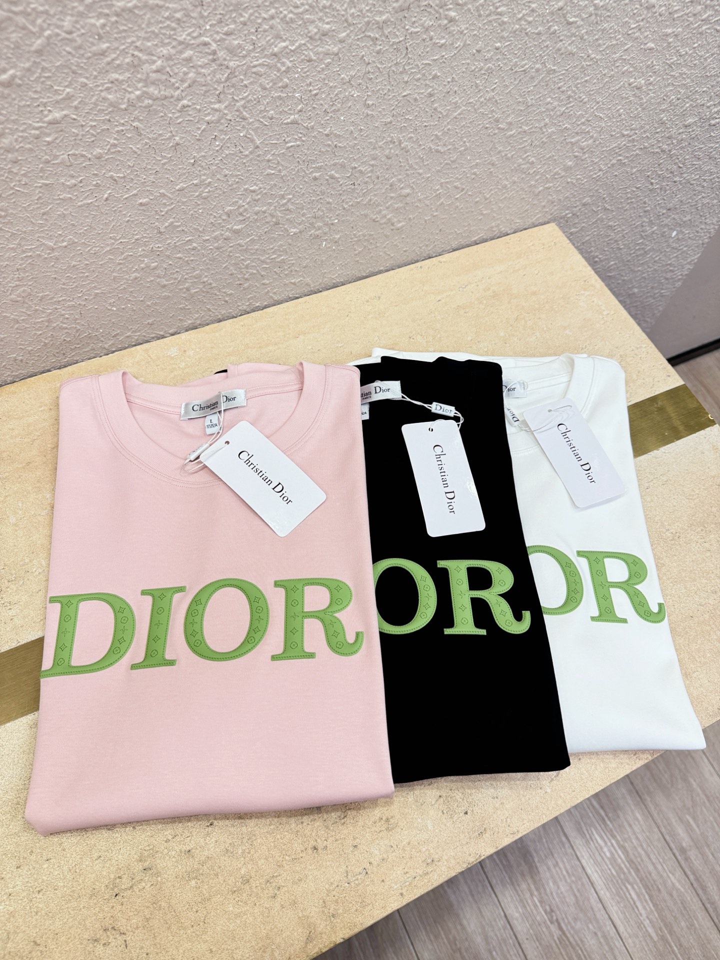 Dior迪奥  顶级品质 2026新品短袖！原版定制面料，手感柔软。顶级进口私货，时尚设计潮流短袖，不失