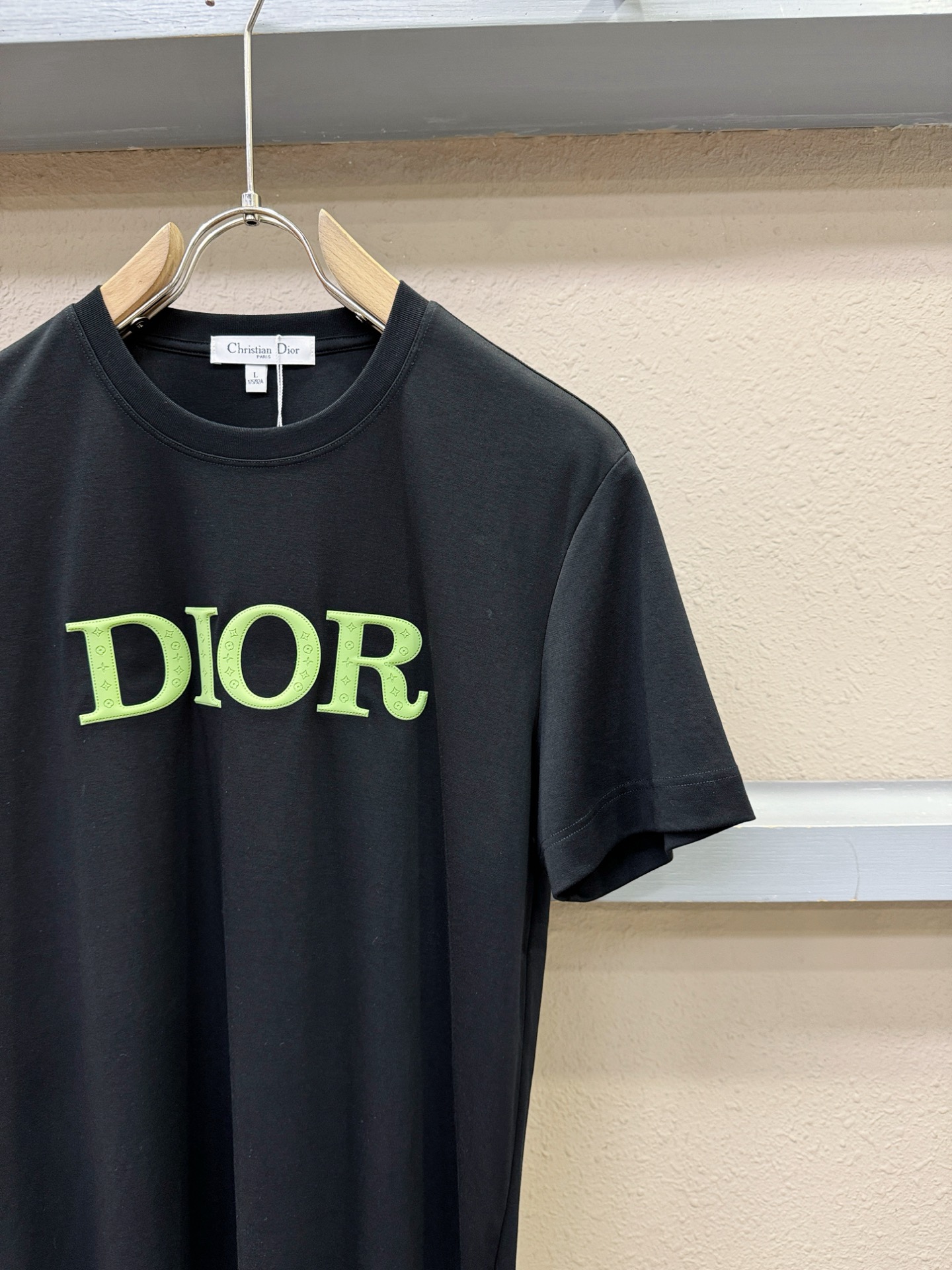Dior迪奥  顶级品质 2026新品短袖！原版定制面料，手感柔软。顶级进口私货，时尚设计潮流短袖，不失