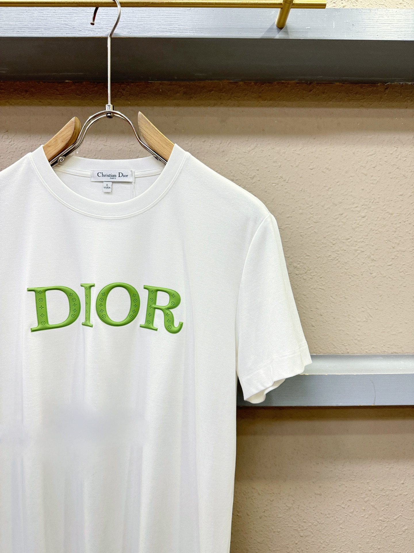 Dior迪奥  顶级品质 2026新品短袖！原版定制面料，手感柔软。顶级进口私货，时尚设计潮流短袖，不失