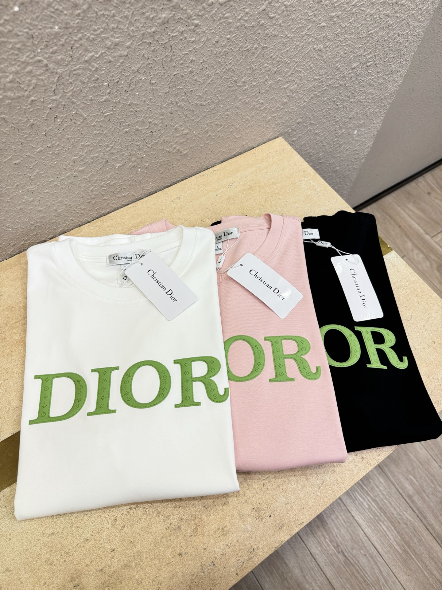 Dior迪奥  顶级品质 2026新品短袖！原版定制面料，手感柔软。顶级进口私货，时尚设计潮流短袖，不失