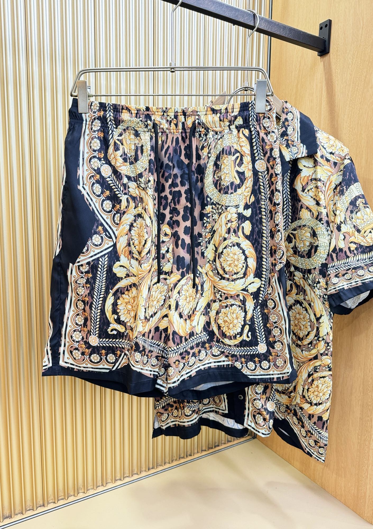 高定款(真丝面料升级 ) Versace 范思哲最大可穿250斤，新款真丝套装，男女同款家居服套装，定制真丝面料，不抽丝