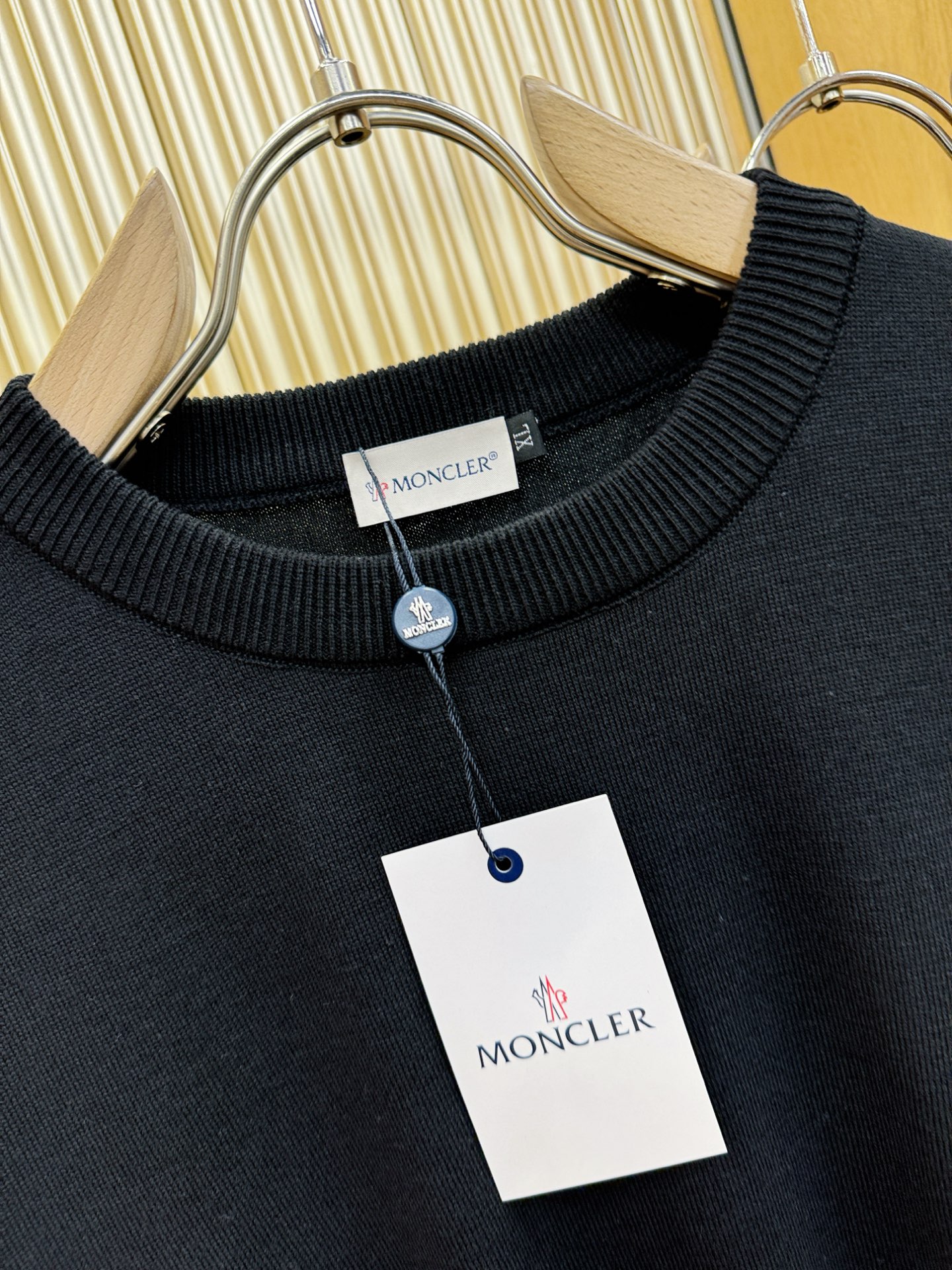 Moncler蒙口   2026春夏新品针织短袖，进口针织面料，手感柔软。顶级进口私货，时尚设计潮流短袖