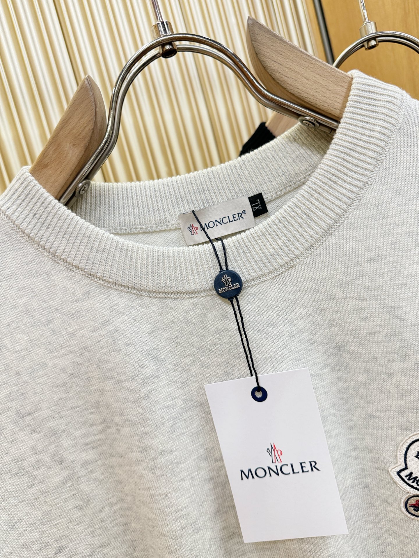 Moncler蒙口   2026春夏新品针织短袖，进口针织面料，手感柔软。顶级进口私货，时尚设计潮流短袖