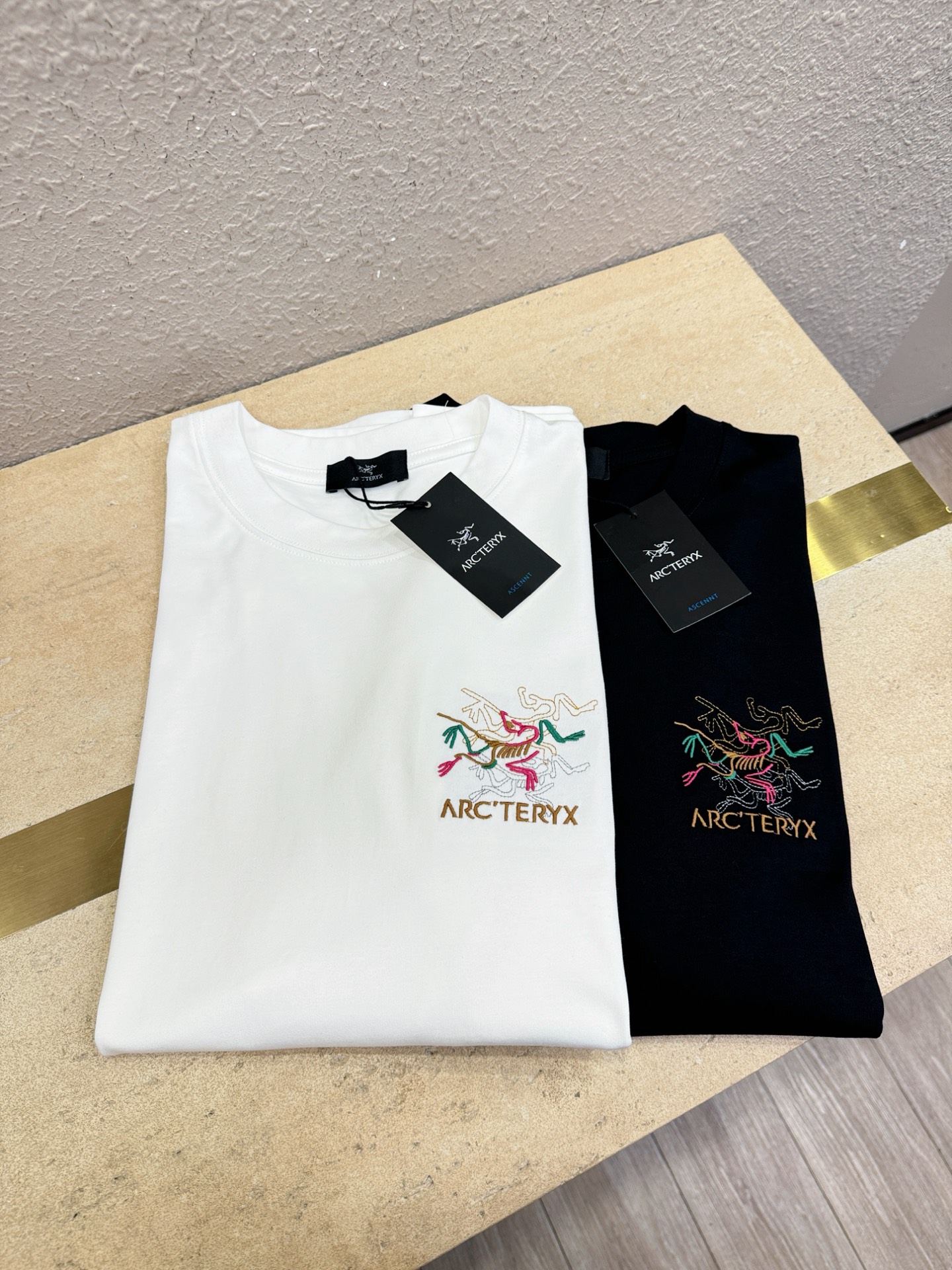 ARC‘TERYX/始祖鸟 2026新款短袖T恤!男女同款!走秀图案时尚休闲短袖T恤衫!设计logo设计!极具设计精选客 ARC‘TERYX/始祖鸟 2026新款短袖T恤!男女同款!走秀图案时尚休闲短袖T恤衫!设计logo设计!极具设计精选客