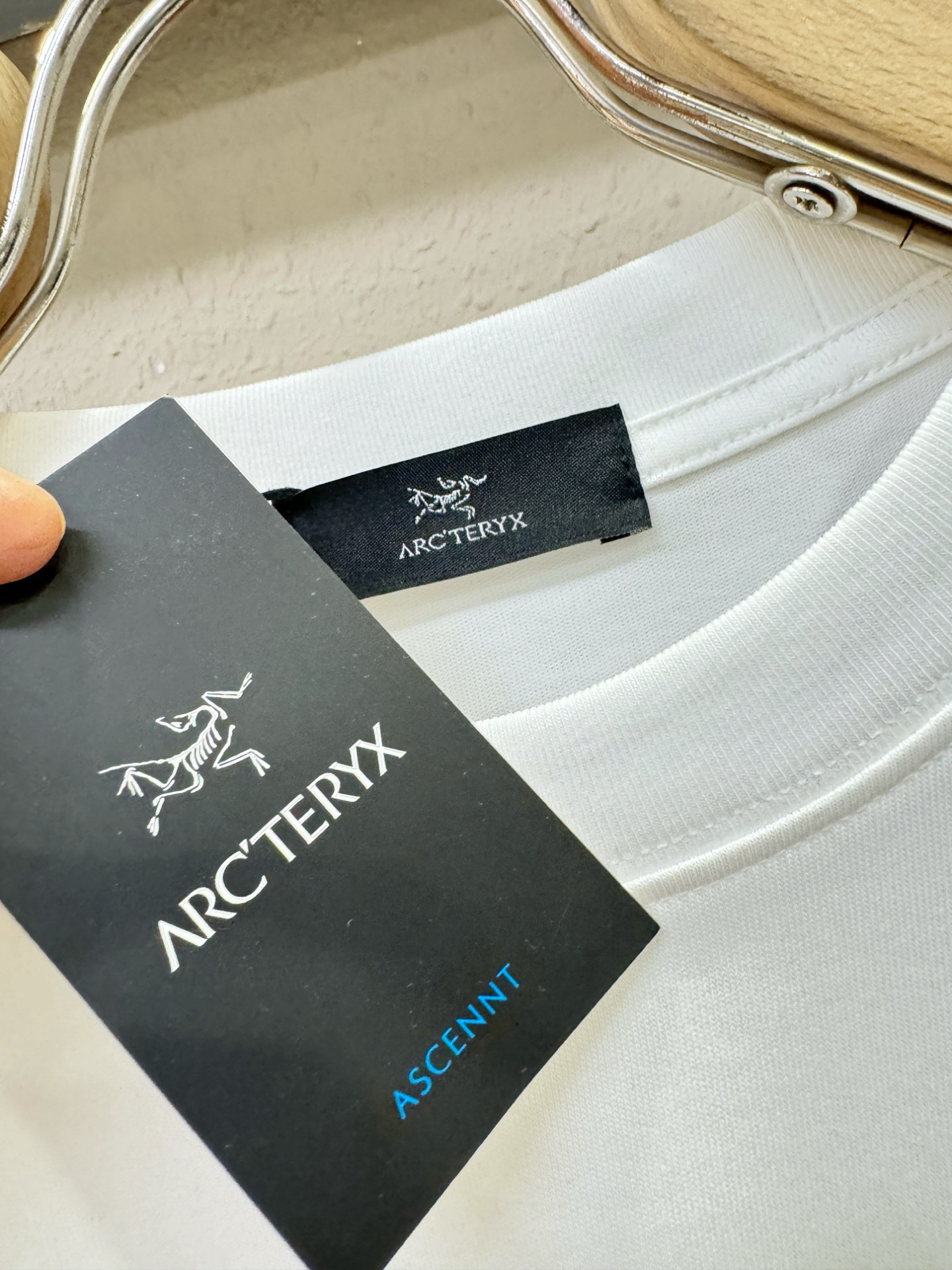 ARC‘TERYX/始祖鸟 2026新款短袖T恤!男女同款!走秀图案时尚休闲短袖T恤衫!设计logo设计!极具设计精选客 ARC‘TERYX/始祖鸟 2026新款短袖T恤!男女同款!走秀图案时尚休闲短袖T恤衫!设计logo设计!极具设计精选客