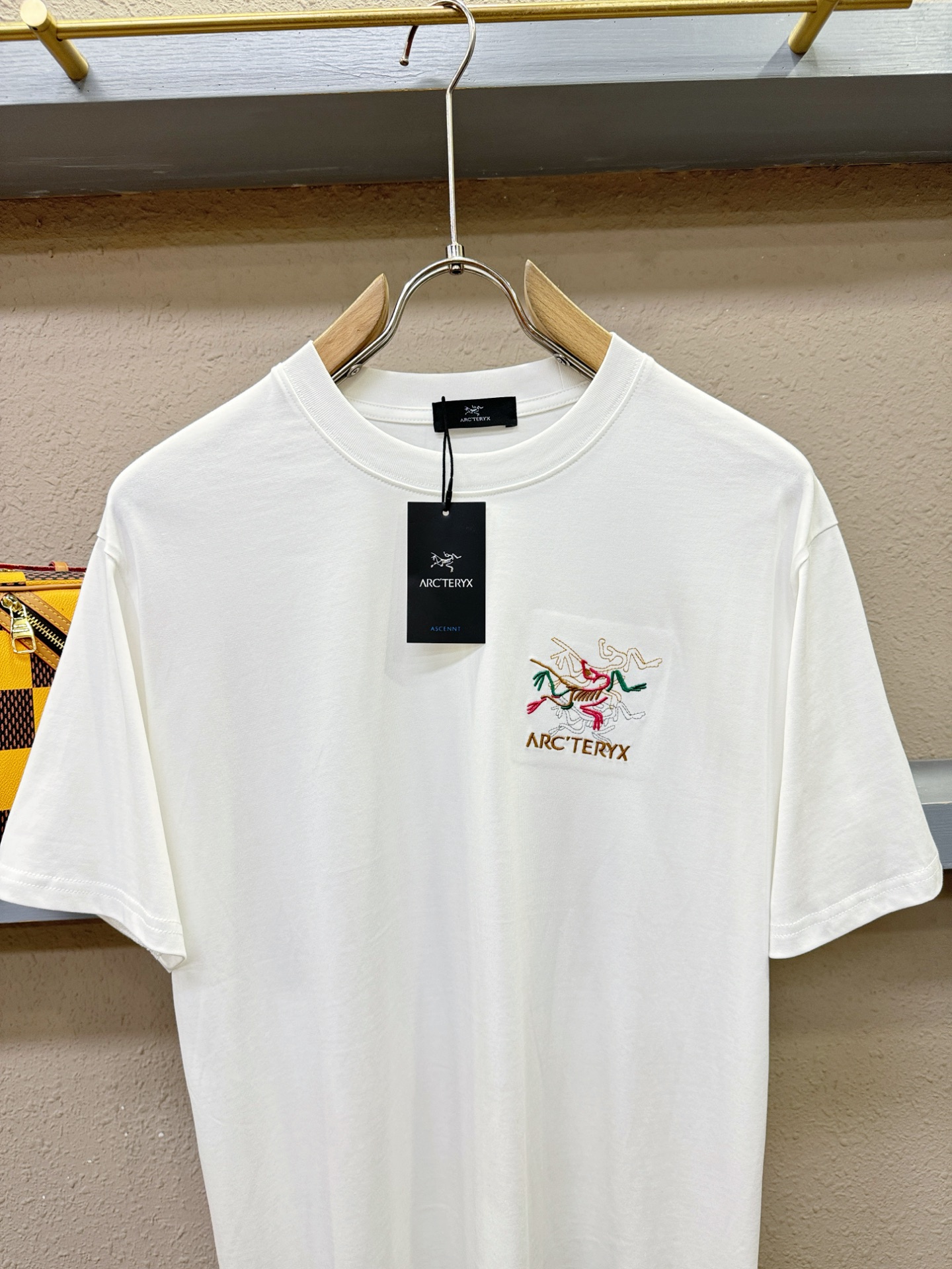 ARC‘TERYX/始祖鸟 2026新款短袖T恤!男女同款!走秀图案时尚休闲短袖T恤衫!设计logo设计!极具设计精选客 ARC‘TERYX/始祖鸟 2026新款短袖T恤!男女同款!走秀图案时尚休闲短袖T恤衫!设计logo设计!极具设计精选客