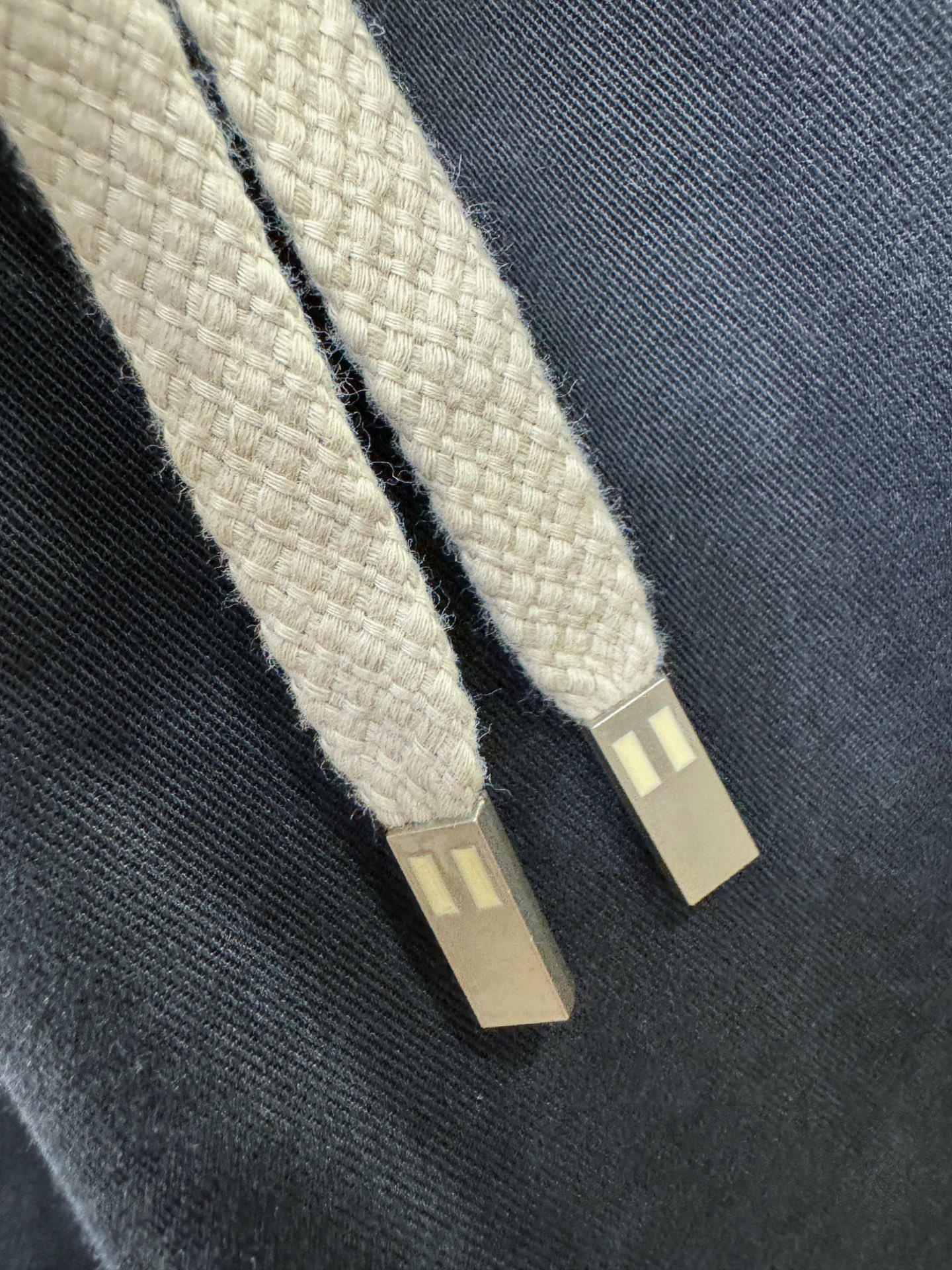 FENDI芬迪 休闲裤，精选面料，柔软舒适有质感，原版五金配件，非常炫酷，细节处理精致，上身效果超级无敌