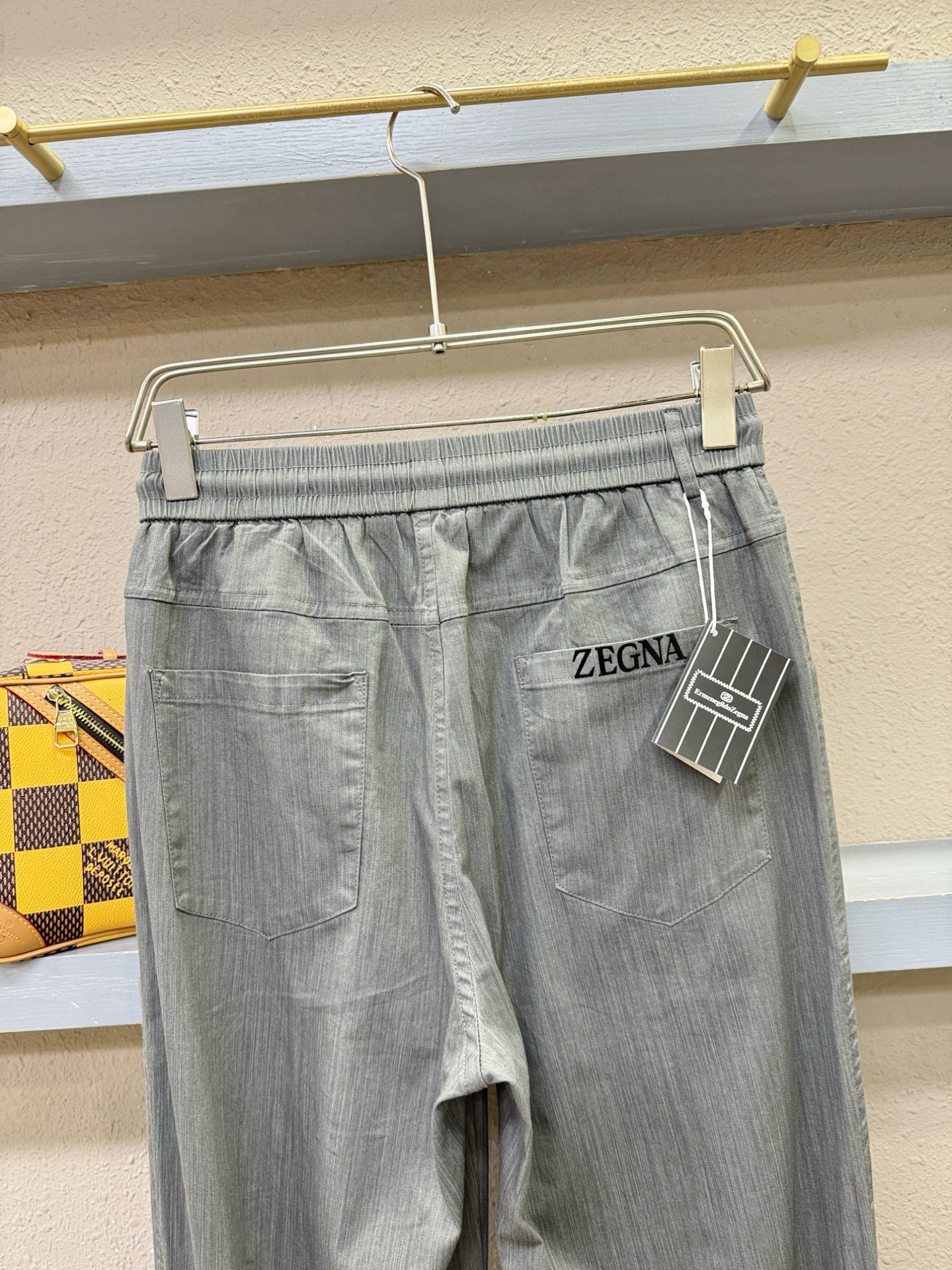 Ermenegildo Zeg*a杰* 休闲裤，精选面料，柔软舒适有质感，原版五金配件，非常炫酷，细节处