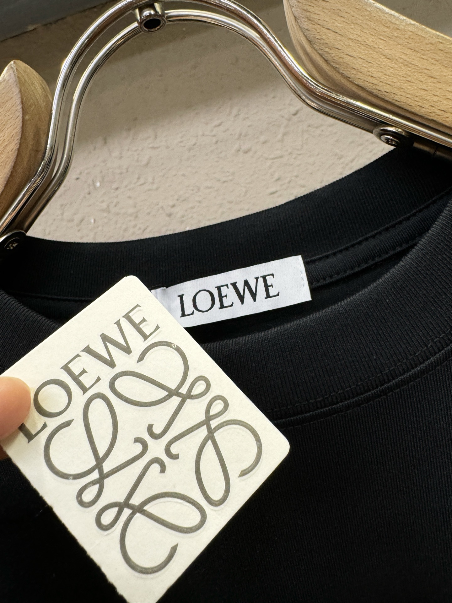 LOEWE罗意威  2026新款短袖T恤！男女同款！走秀图案时尚休闲短袖T恤衫！设计logo设计！极具设