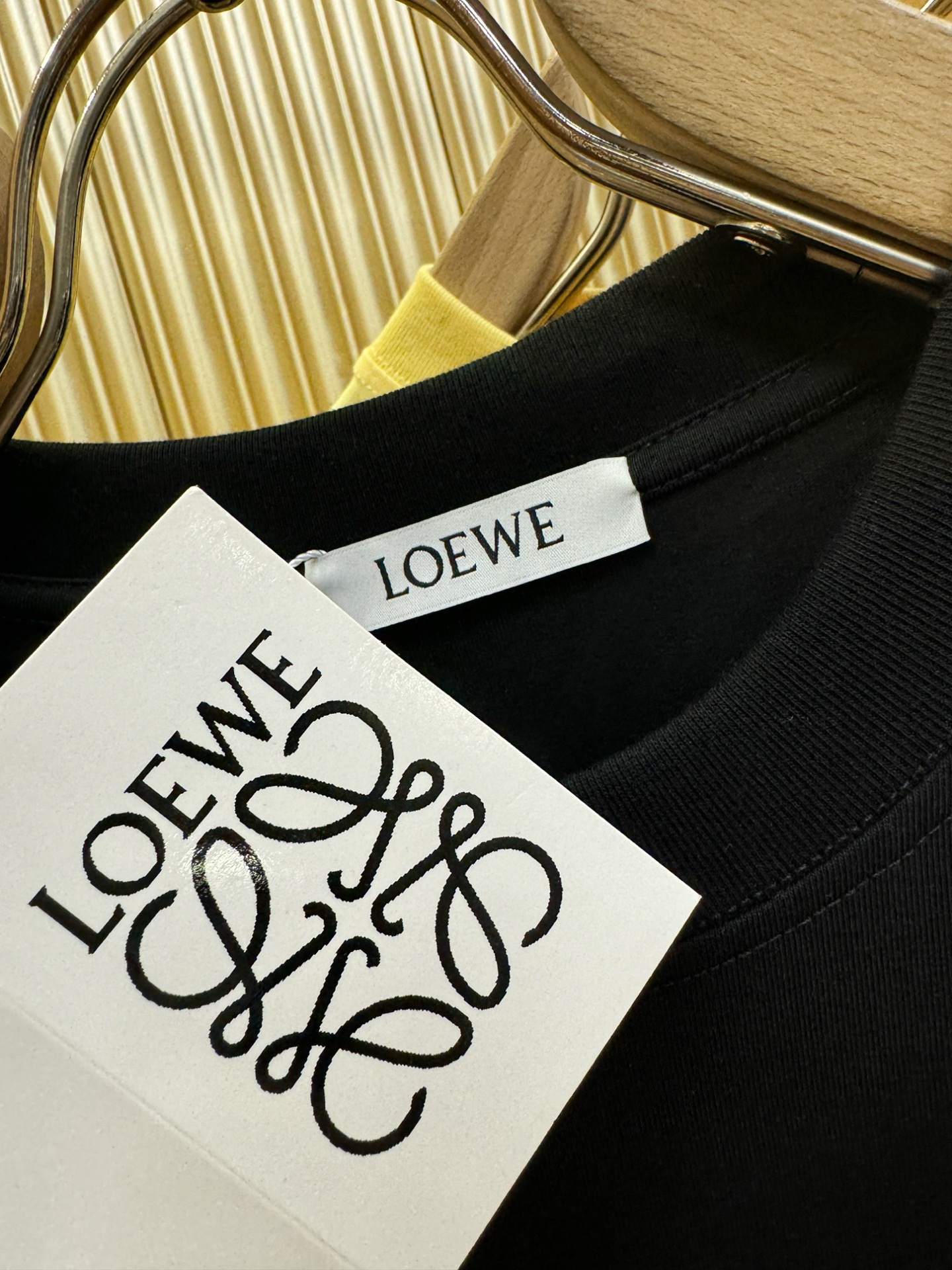 LOEWE罗意威  2026新款短袖T恤！男女同款！走秀图案时尚休闲短袖T恤衫！设计logo设计！极具设