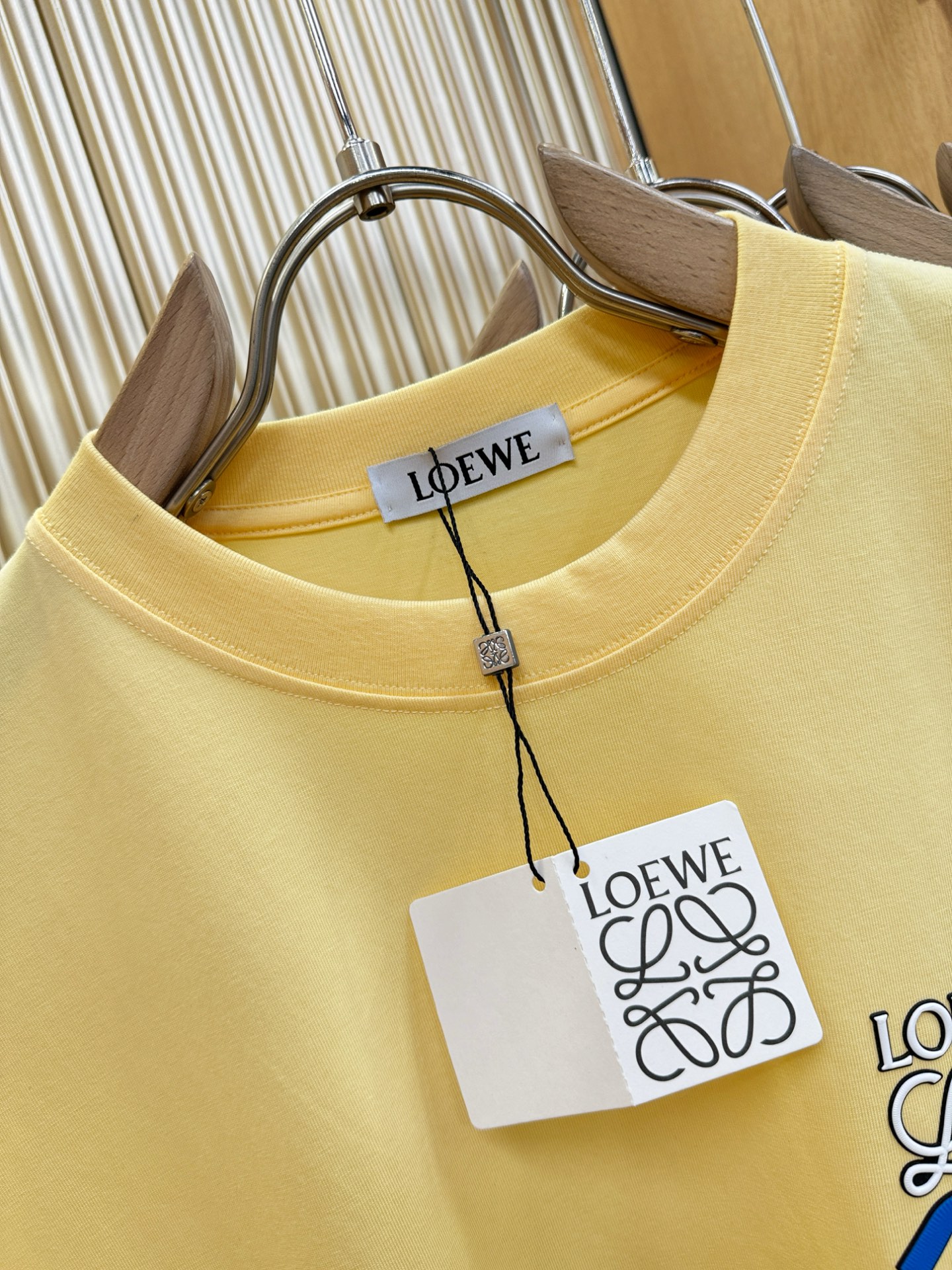 LOEWE罗意威  2026新款短袖T恤！男女同款！走秀图案时尚休闲短袖T恤衫！设计logo设计！极具设