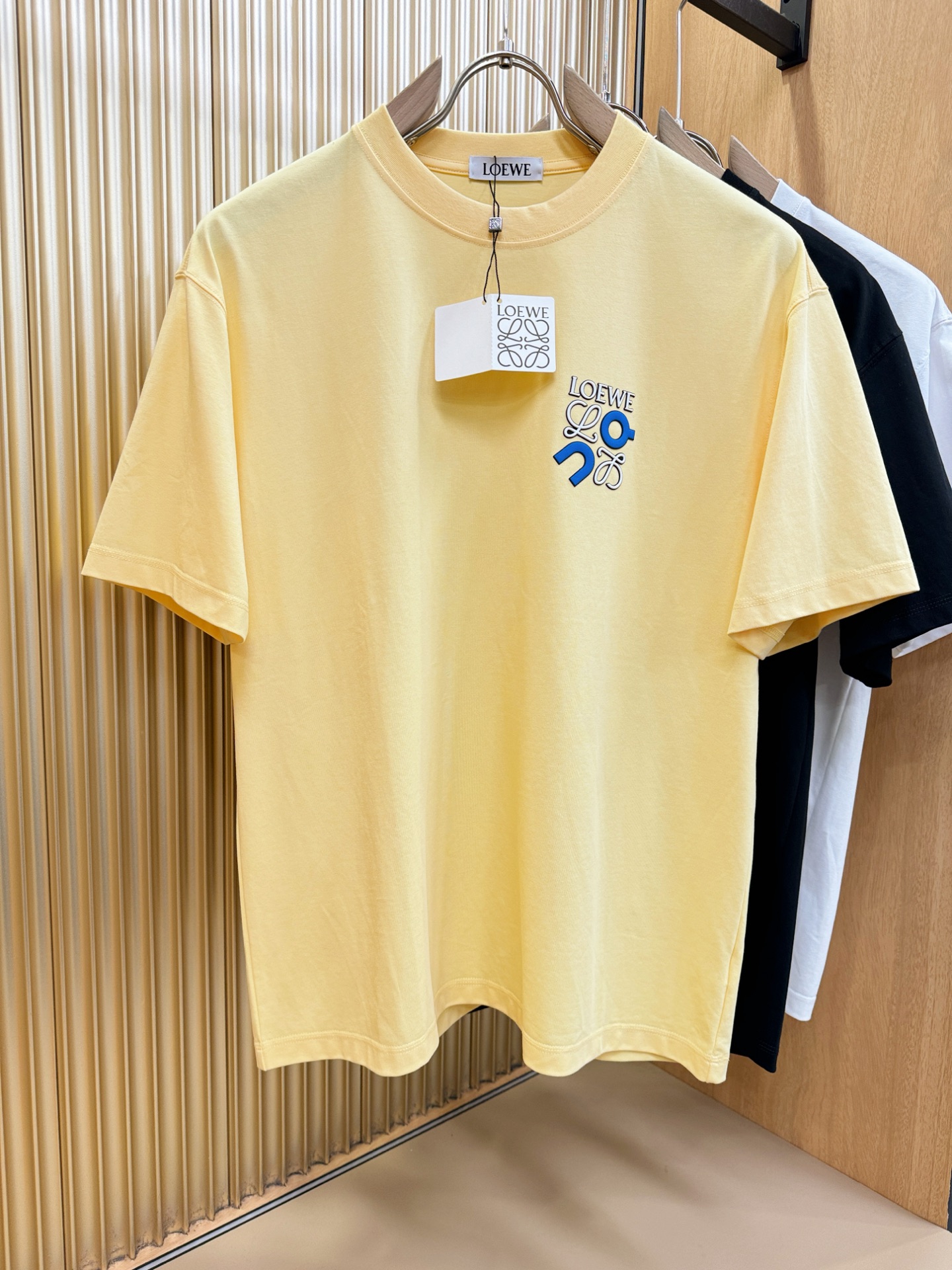 LOEWE罗意威  2026新款短袖T恤！男女同款！走秀图案时尚休闲短袖T恤衫！设计logo设计！极具设