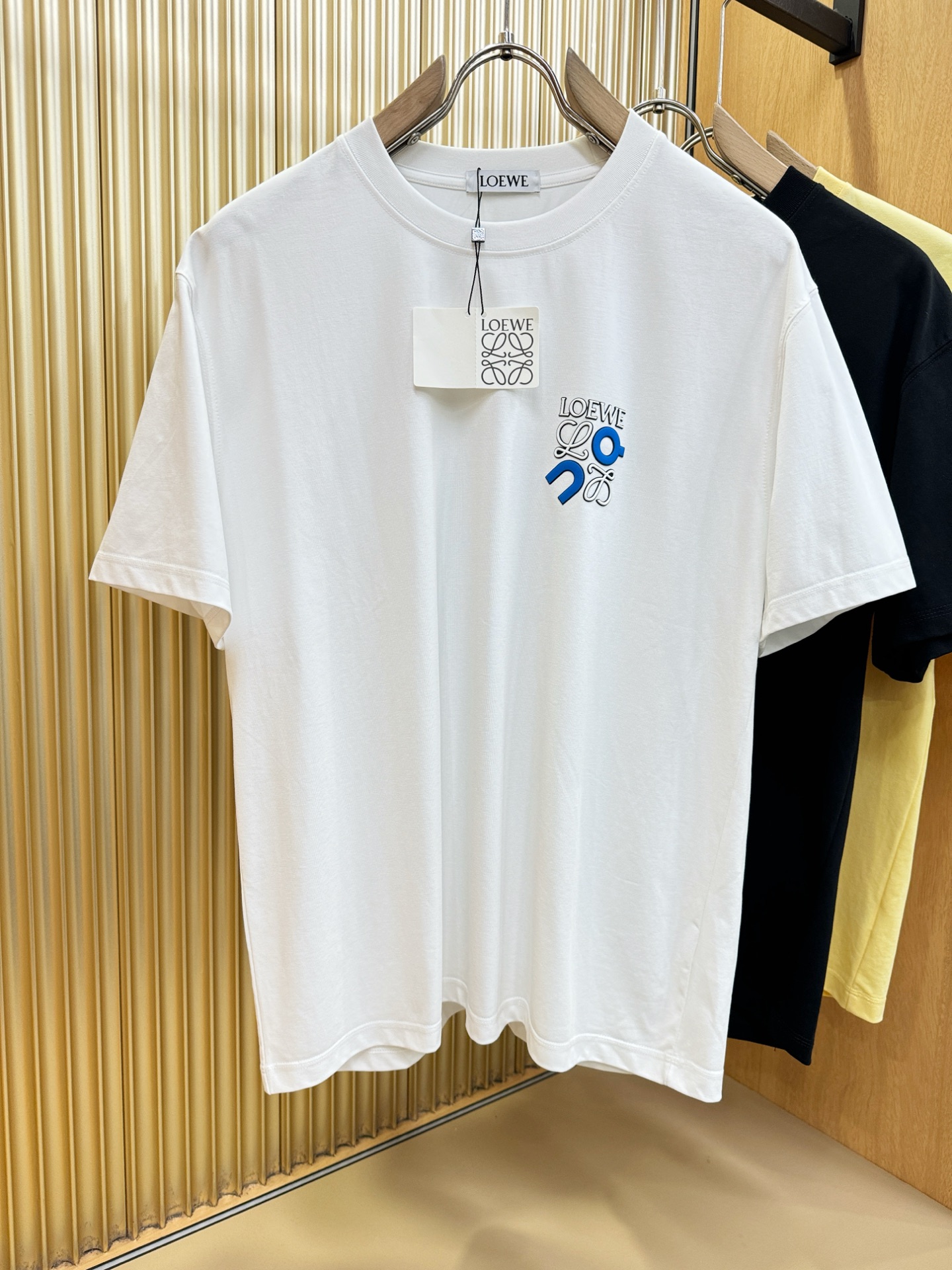 LOEWE罗意威  2026新款短袖T恤！男女同款！走秀图案时尚休闲短袖T恤衫！设计logo设计！极具设