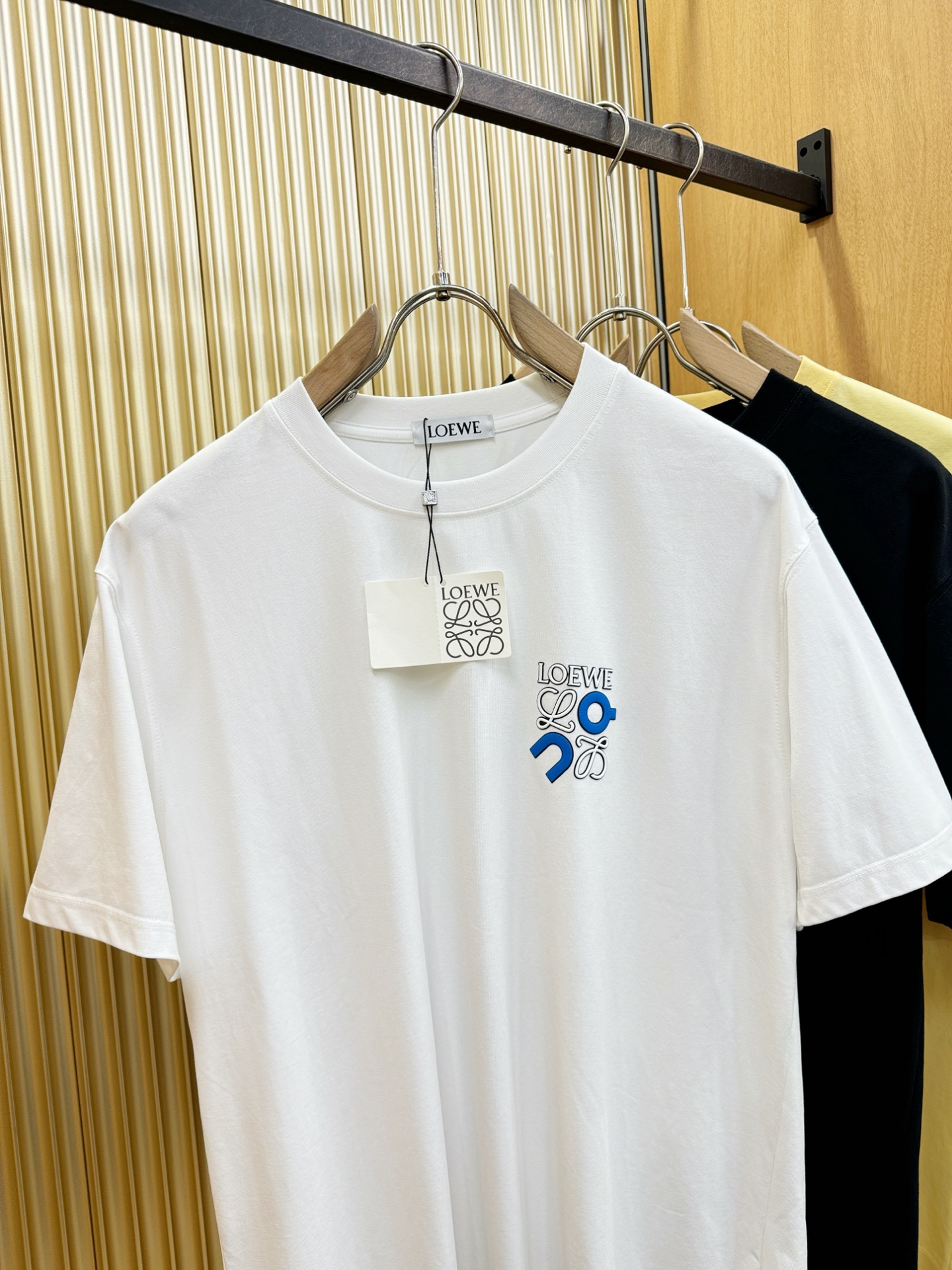 LOEWE罗意威  2026新款短袖T恤！男女同款！走秀图案时尚休闲短袖T恤衫！设计logo设计！极具设