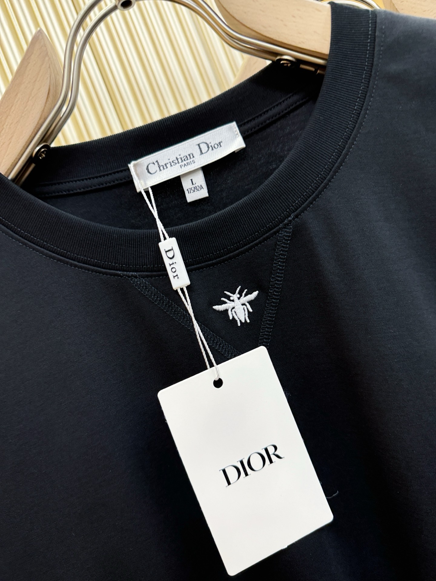 Dior迪奥 顶级品质 2026款新品短袖！精选顶级原版面料，手感柔软。顶级进口私货，时尚设计潮流短袖，