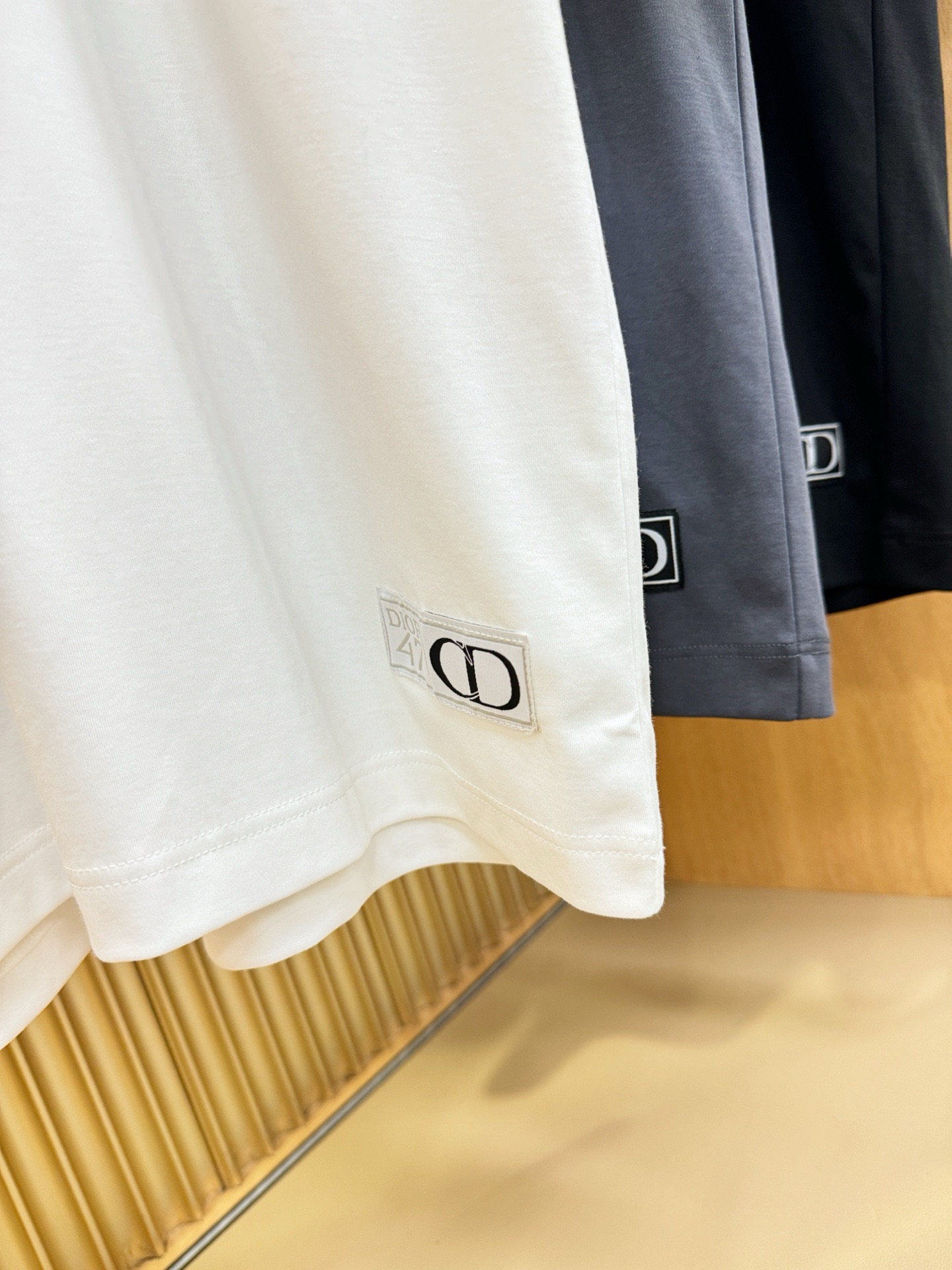 Dior迪奥 顶级品质 2026款新品短袖！精选顶级原版面料，手感柔软。顶级进口私货，时尚设计潮流短袖，