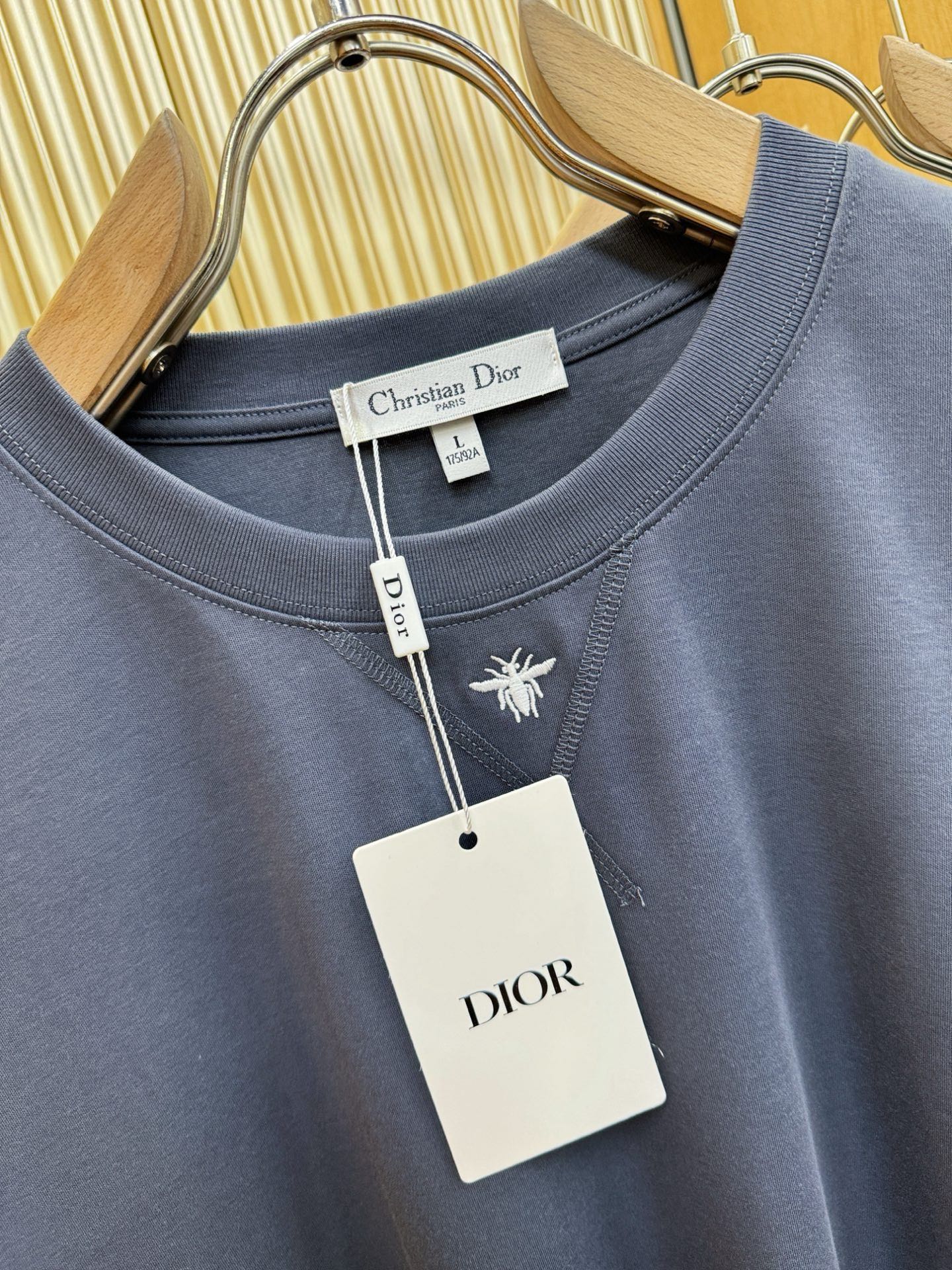 Dior迪奥 顶级品质 2026款新品短袖！精选顶级原版面料，手感柔软。顶级进口私货，时尚设计潮流短袖，