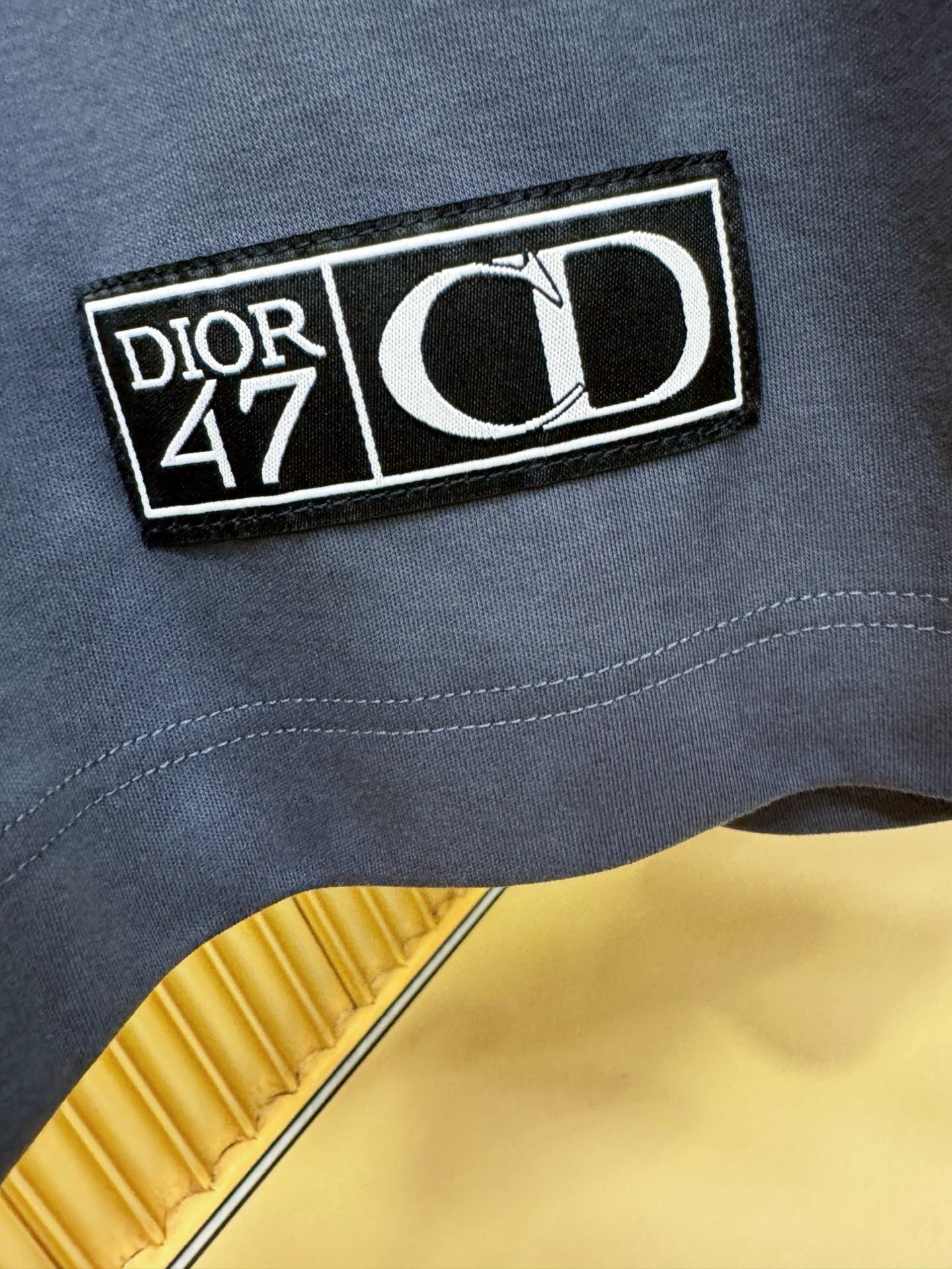Dior迪奥 顶级品质 2026款新品短袖！精选顶级原版面料，手感柔软。顶级进口私货，时尚设计潮流短袖，