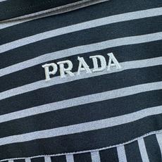 PRADA普拉达 2026ss新款衬衫,贸易公司渠道稀出,领先官网发售!经典休闲衬衫搭配独特的设计,简洁 PRADA普拉达 2026ss新款衬衫,贸易公司渠道稀出,领先官网发售!经典休闲衬衫搭配独特的设计,简洁