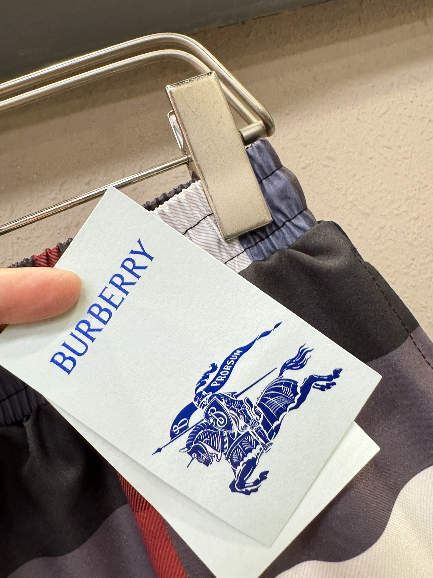 BURBERRY巴宝莉 爆款短裤2026ss新款男士休闲短裤，沙滩裤，高端版本！专柜定制面料 透气舒适度
