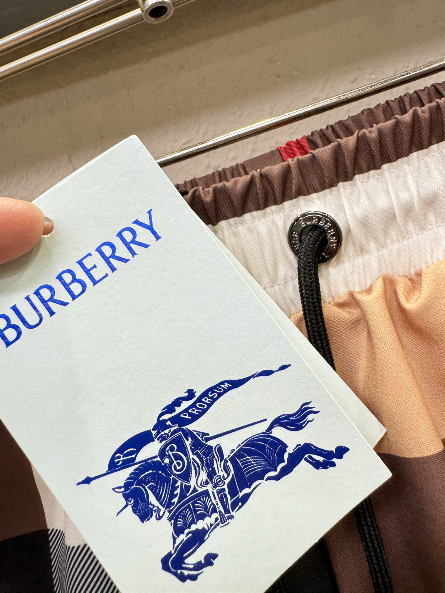 BURBERRY巴宝莉 爆款短裤2026ss新款男士休闲短裤，沙滩裤，高端版本！专柜定制面料 透气舒适度