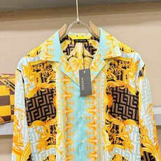 高定款(真丝面料升级 )最大可穿250斤 Versace 范思哲新款真丝套装,男女同款家居服套装,定制真 高定款(真丝面料升级 )最大可穿250斤 Versace 范思哲新款真丝套装,男女同款家居服套装,定制真
